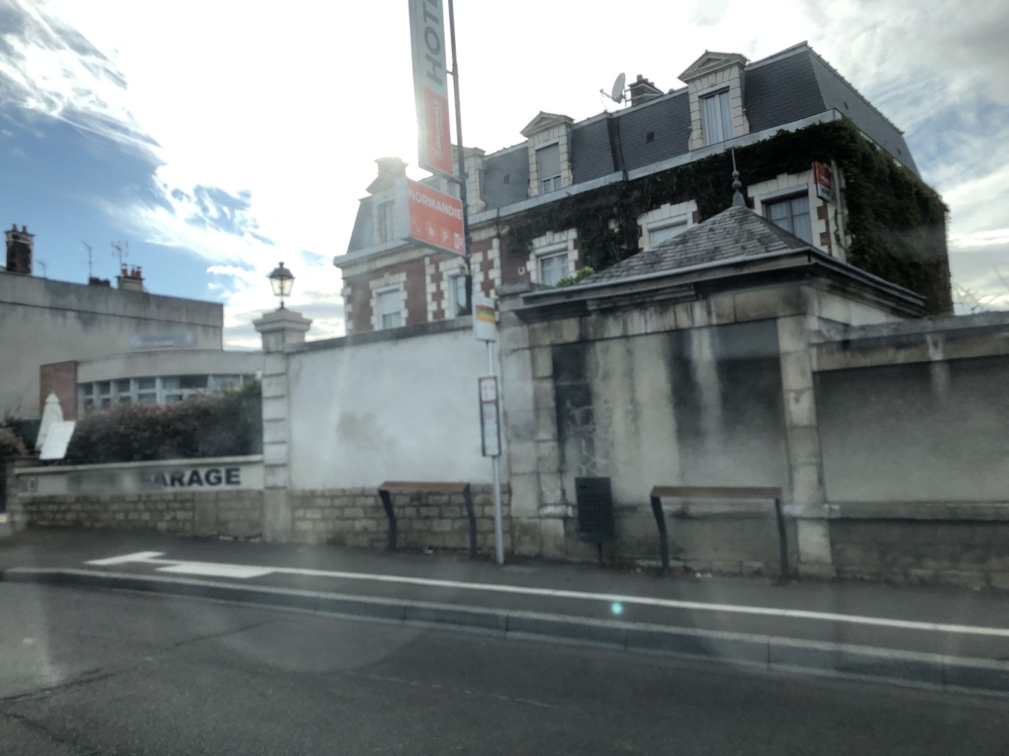 Street view near The Originals Boutique, Hôtel Normandie, Auxerre, Auxerre — © cquest (CC BY-SA · Mapillary)