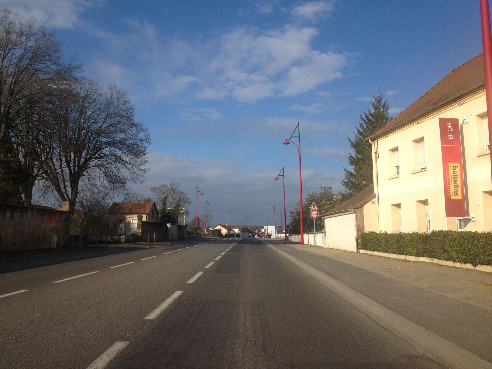 Street view near Hotel Balladins, Avermes — © zimmy (CC BY-SA · Mapillary)