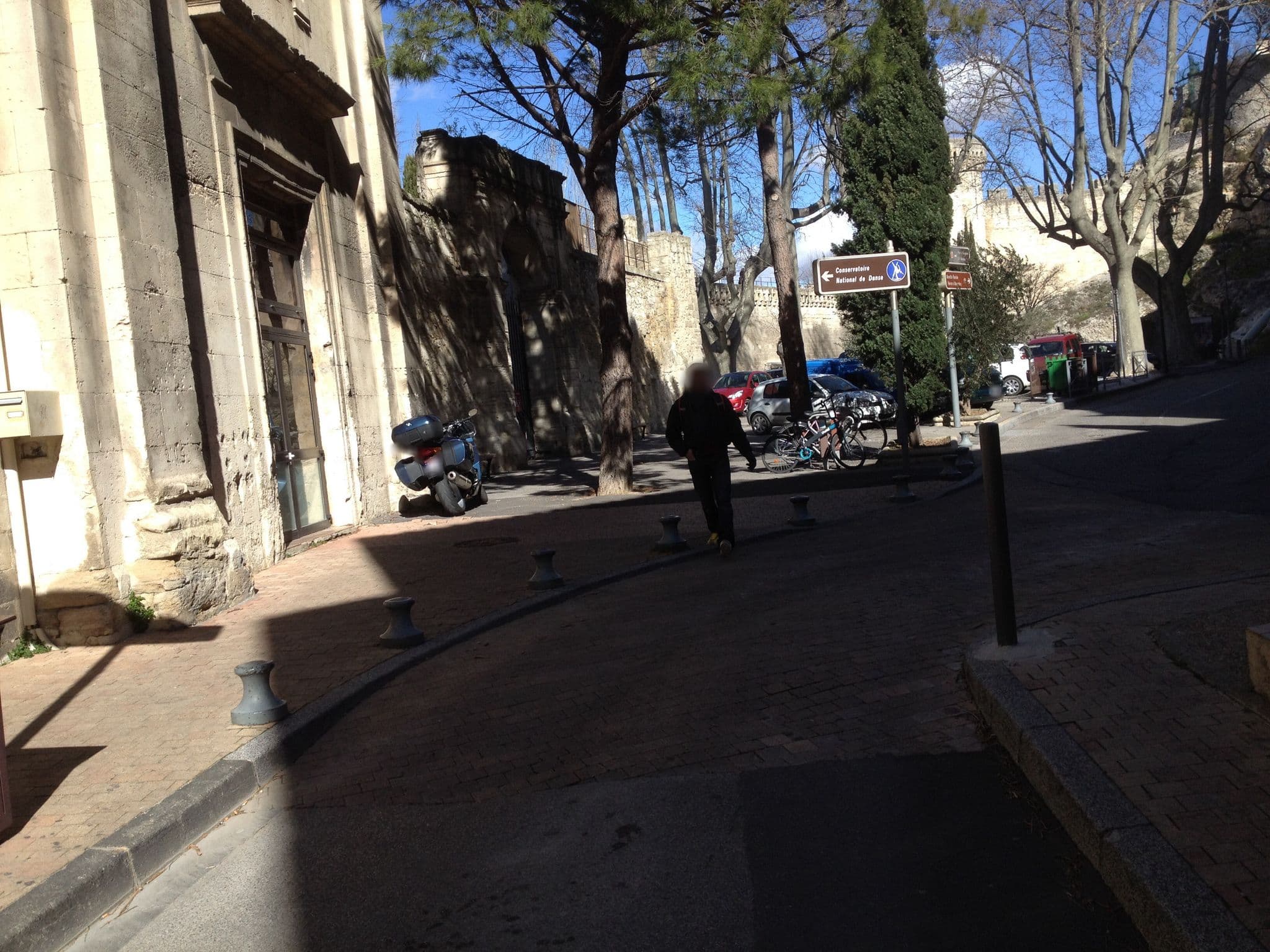 Street view near SAS Grand Hotel Du Pont D Avignon, Avignon — © zimmy (CC BY-SA · Mapillary)