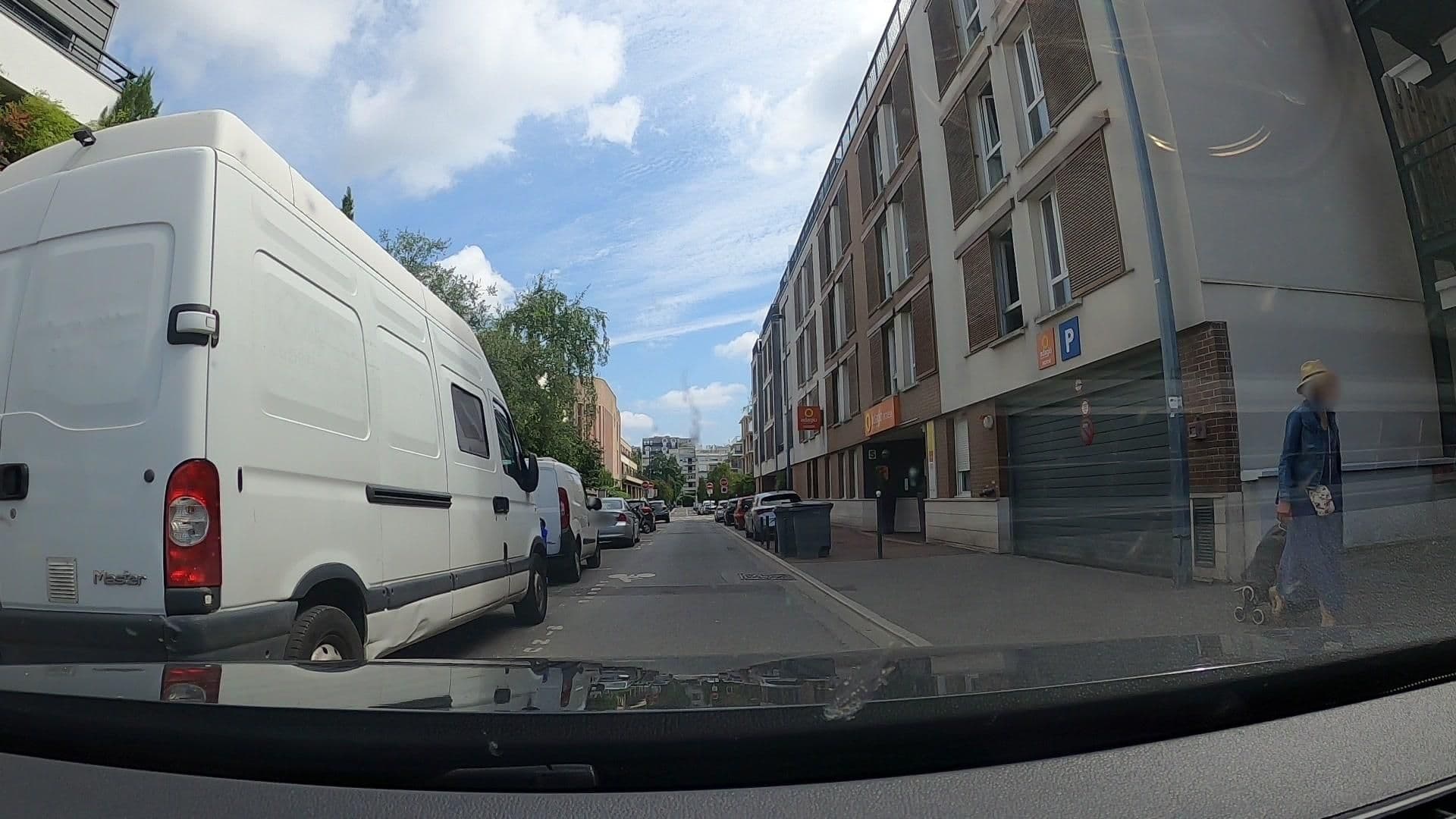 Street view near Aparthotel Adagio access Vanves Porte de Châtillon, Vanves — © uwekoch (CC BY-SA · Mapillary)