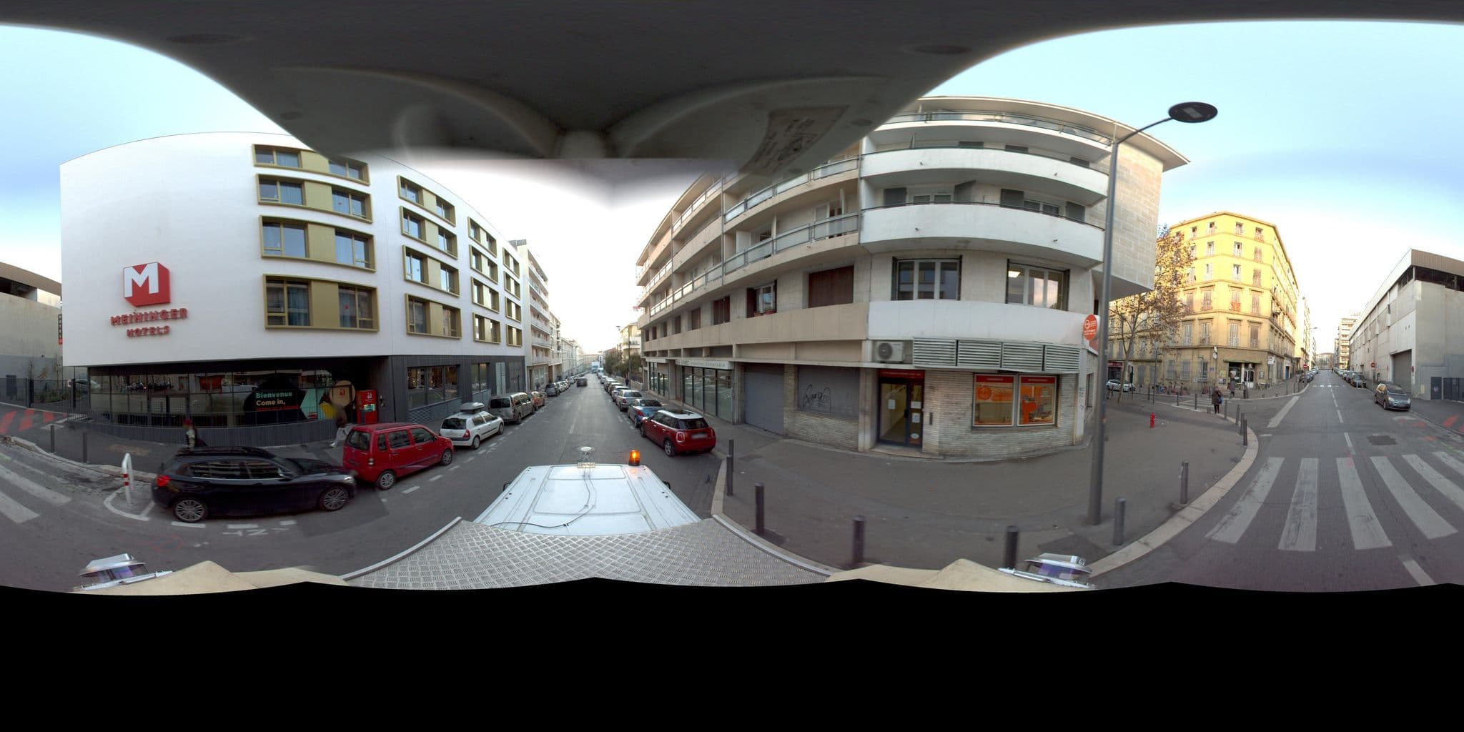 Street view near MEININGER Hotel Marseille Centre La Joliette, Saint-Lazare — © Suez (CC BY-SA · Mapillary)