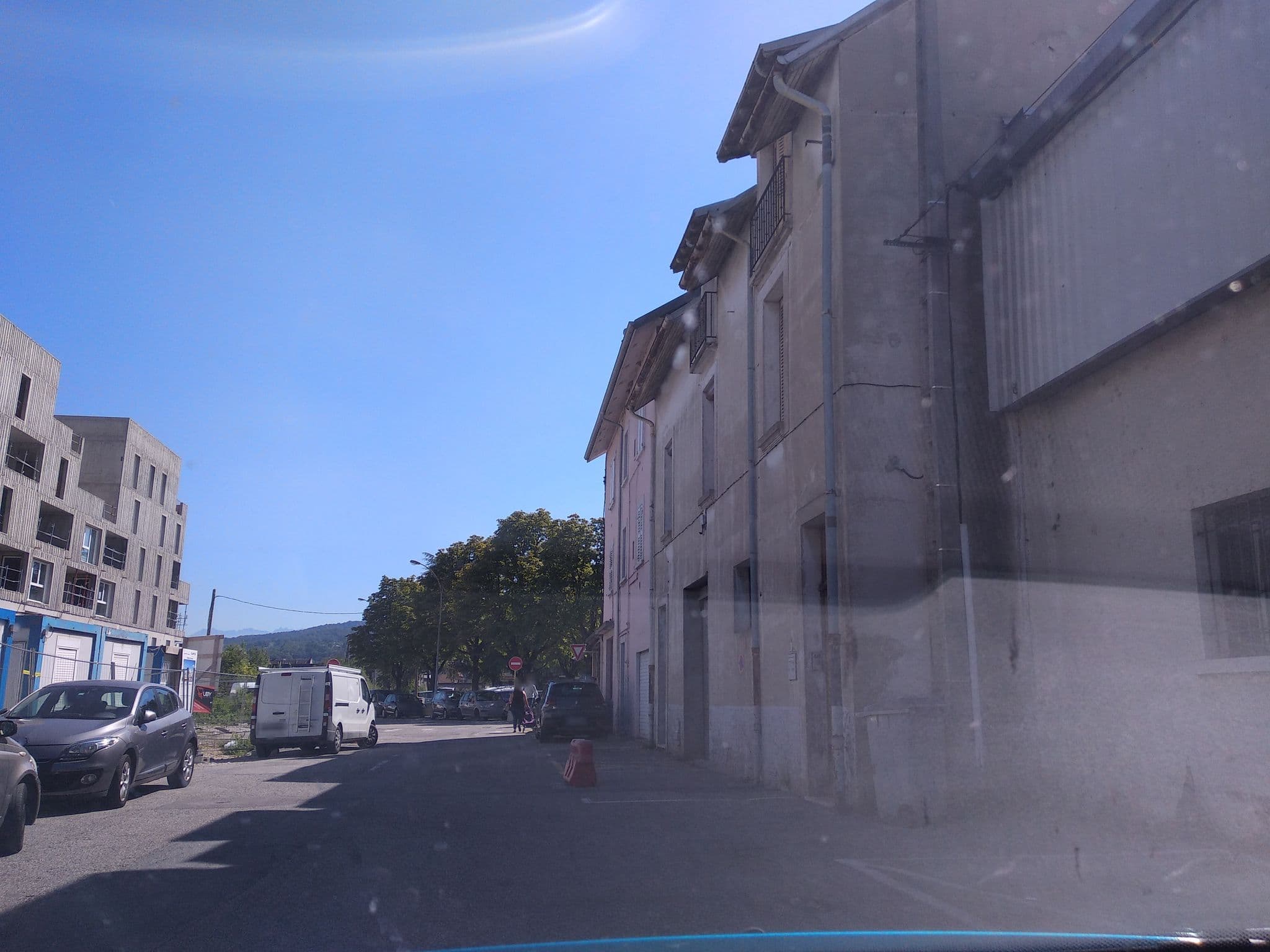 Street view near Quality Suites Chambéry, Chambéry — © quiwy (CC BY-SA · Mapillary)