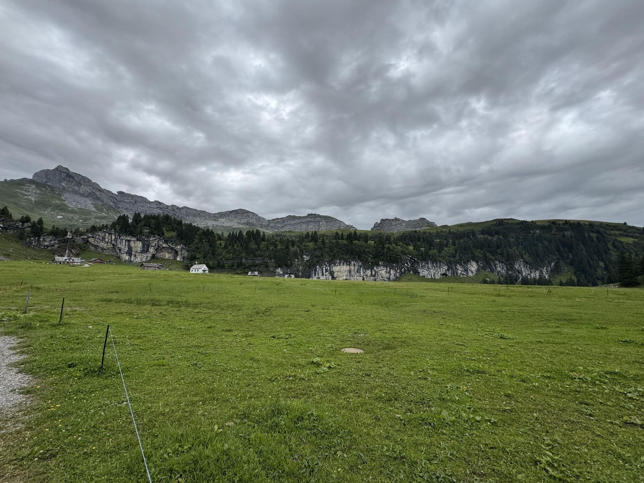 Street view near Berggasthaus Aelggialp, Giswil — © ondrejlopatka (CC BY-SA · Mapillary)