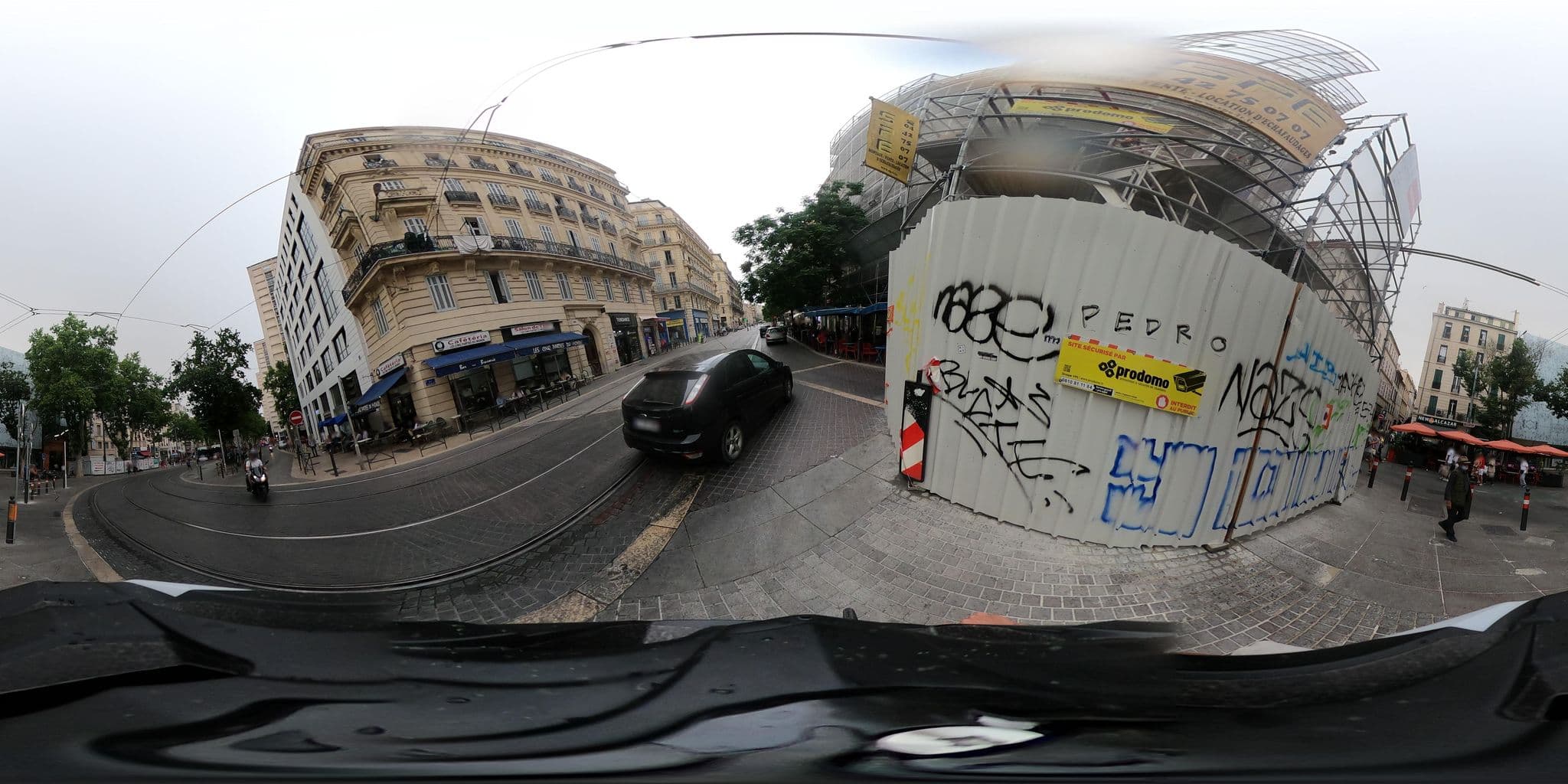 Street view near Hotel Colbert, Belsunce — © simon_geovelo (CC BY-SA · Mapillary)