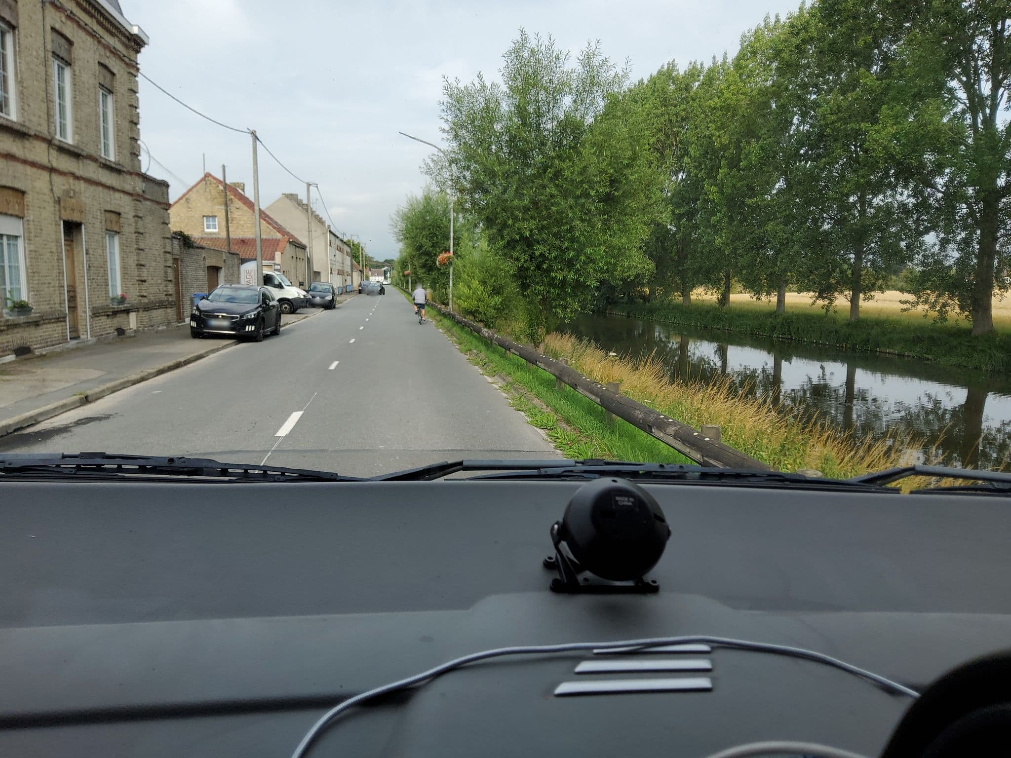 Street view near La Villa des Berges, Bourbourg — © bernardvoyageur (CC BY-SA · Mapillary)