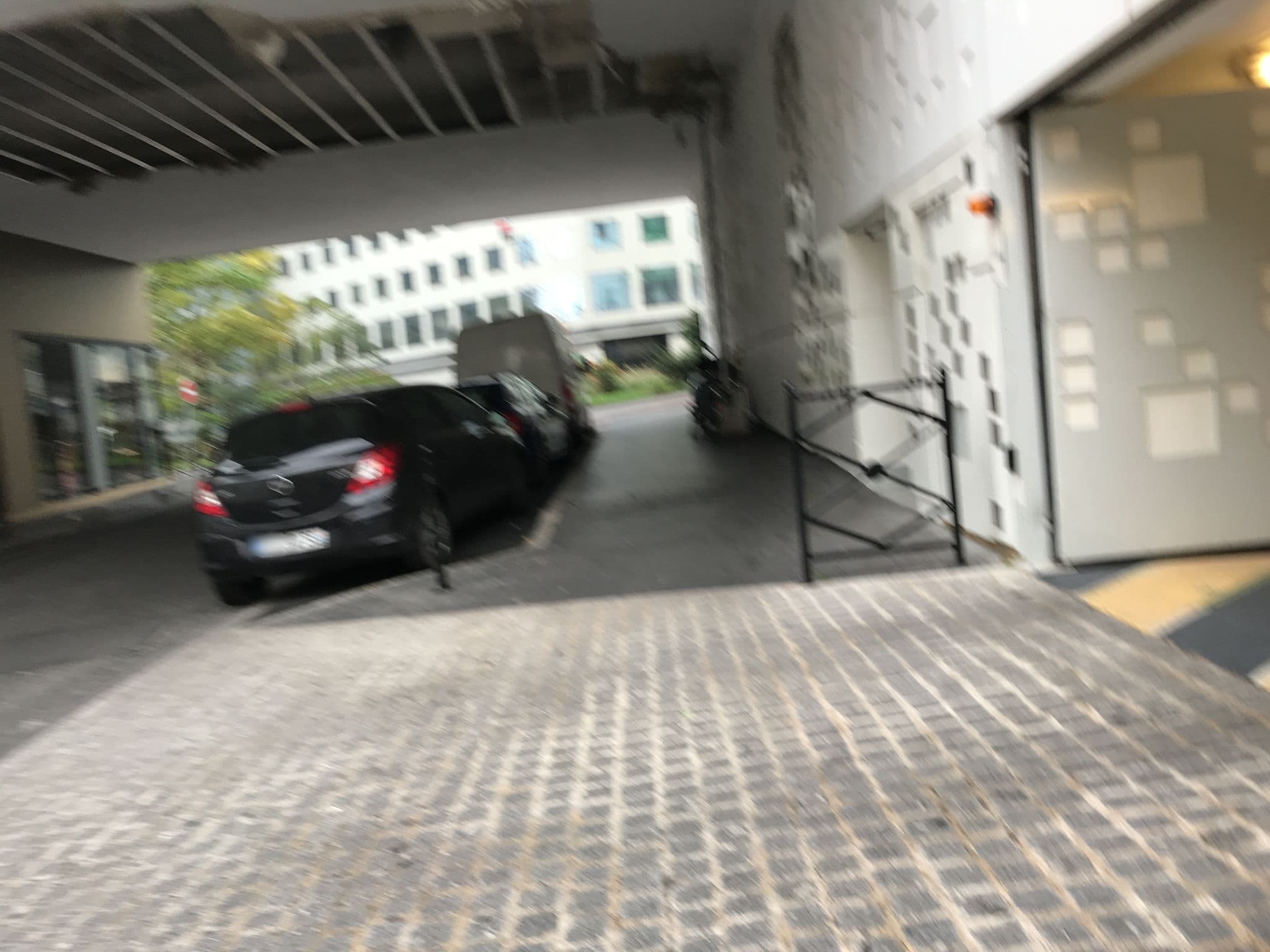 Street view near Aparthotel Adagio la Défense Courbevoie, Courbevoie — © thepriben (CC BY-SA · Mapillary)