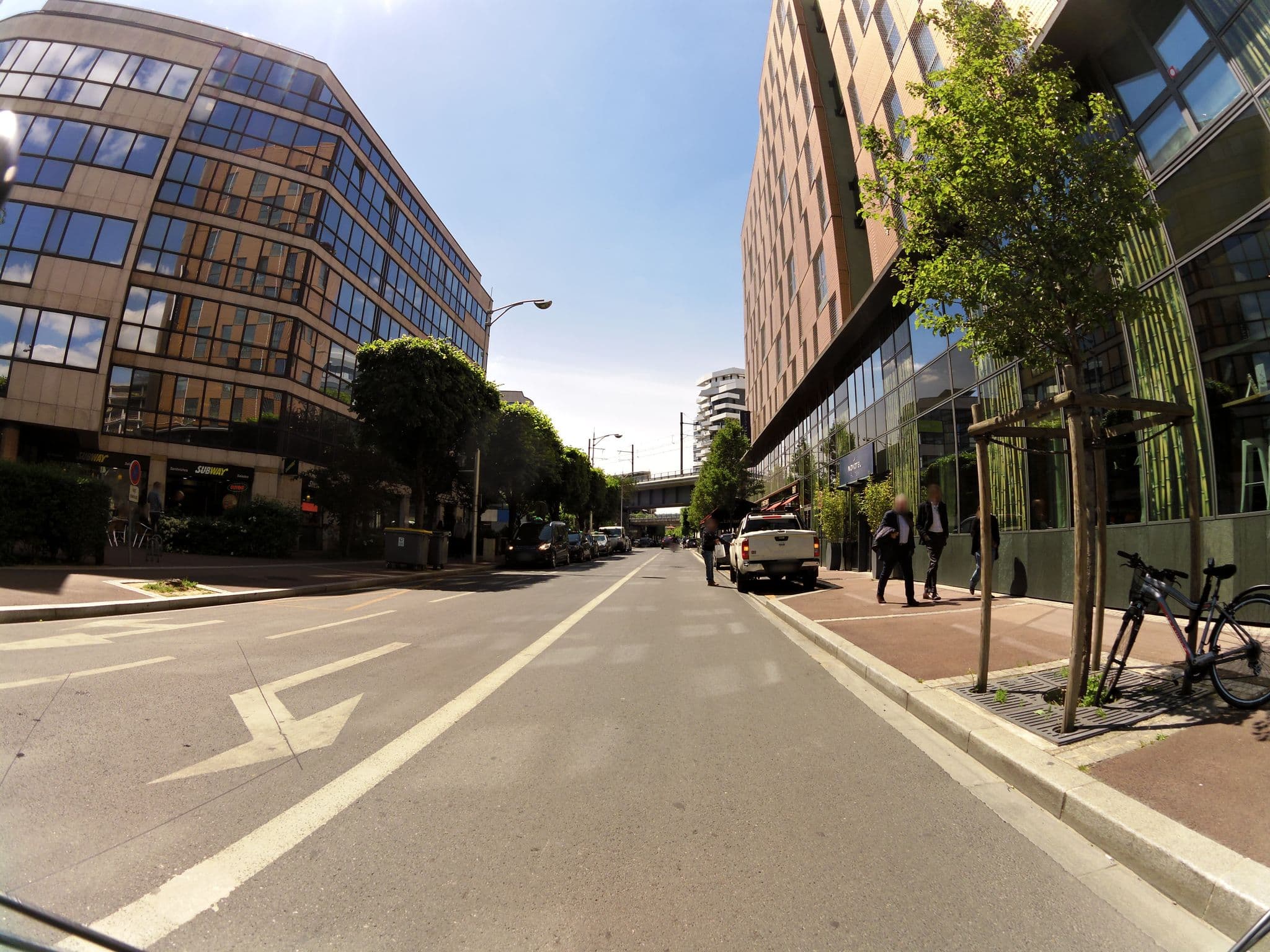 Street view near Hôtel Novotel Suites Paris Issy les Moulineaux, Issy-les-Moulineaux — © clementr (CC BY-SA · Mapillary)