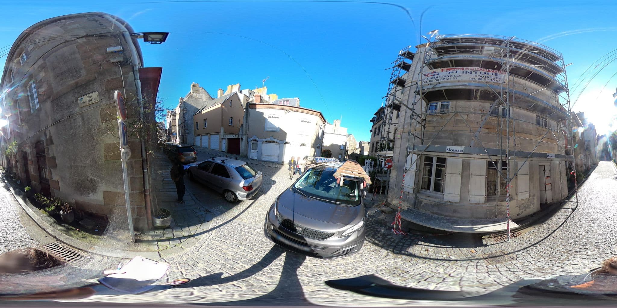Street view near Le Logis du Roc, Granville — © arteragence (CC BY-SA · Mapillary)