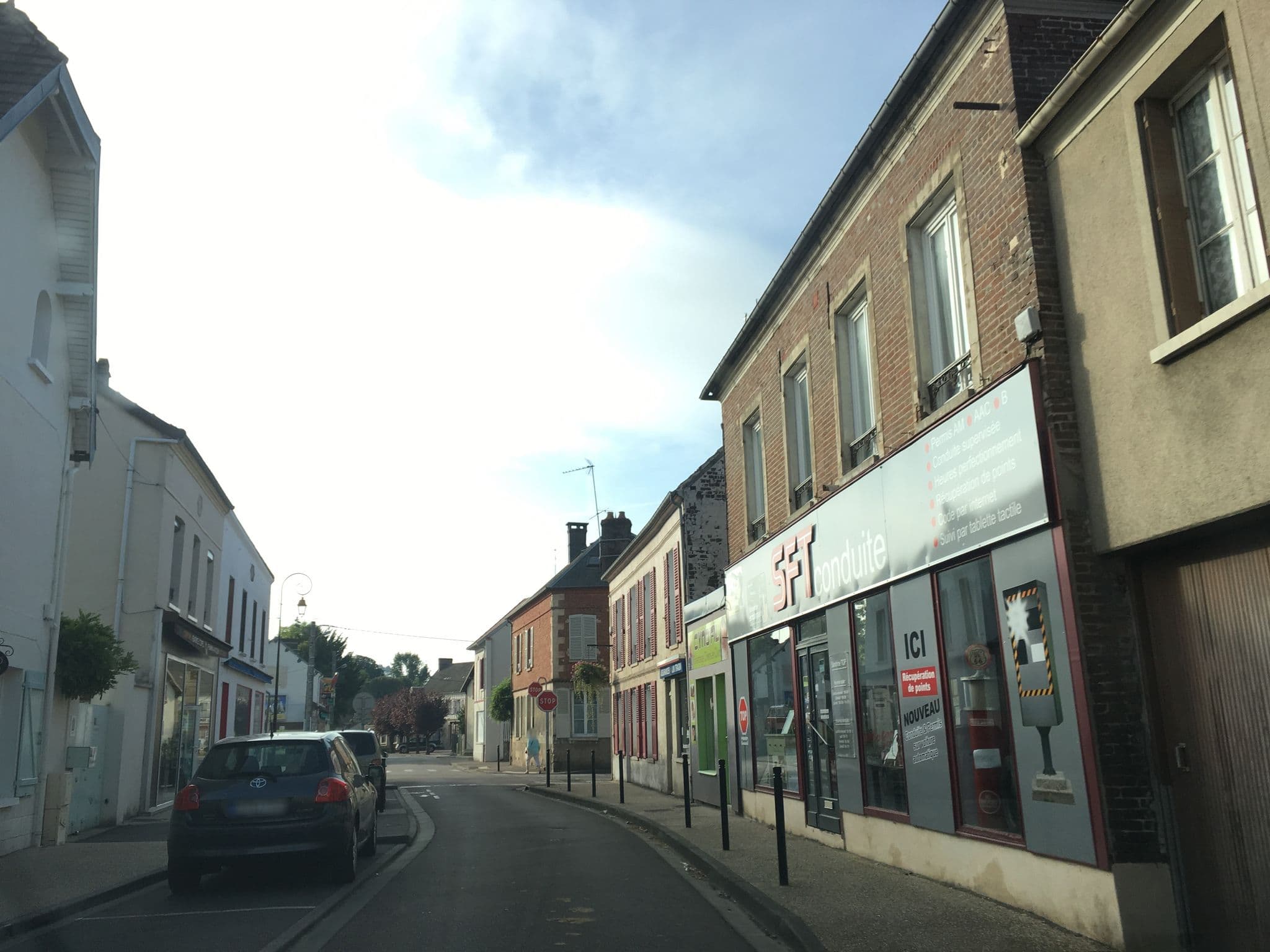Street view near B&B Les Agapanthes, Gasny — © unmap (CC BY-SA · Mapillary)