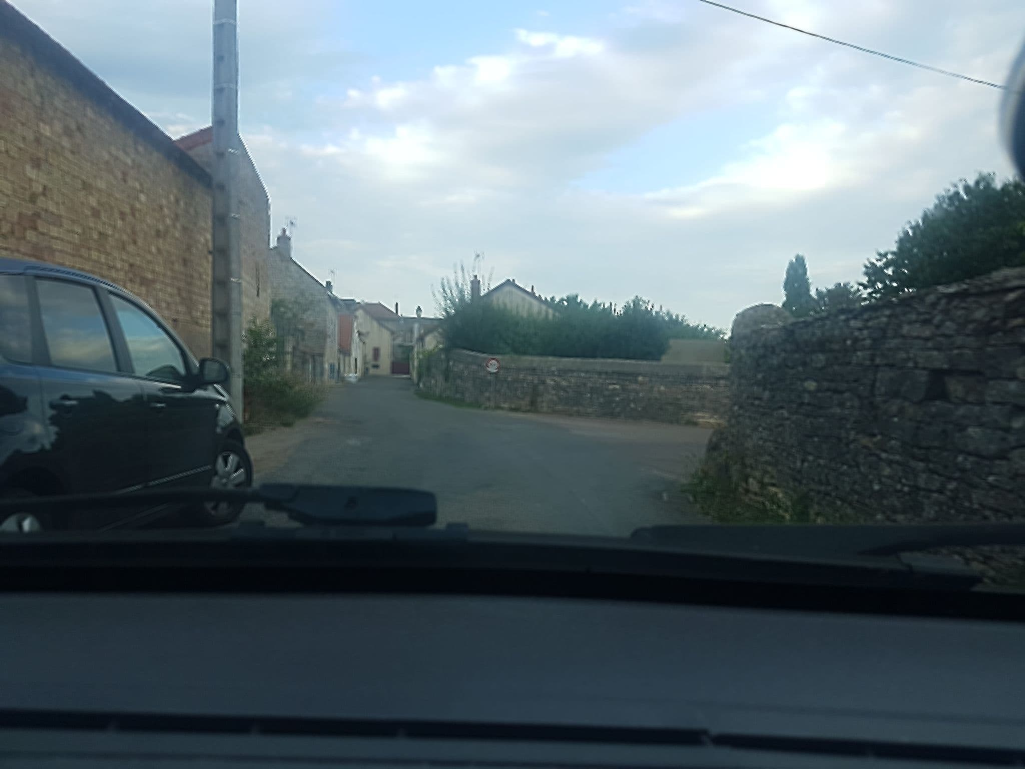 Street view near Gîte le cœur de Givry, Givry — © globeur (CC BY-SA · Mapillary)