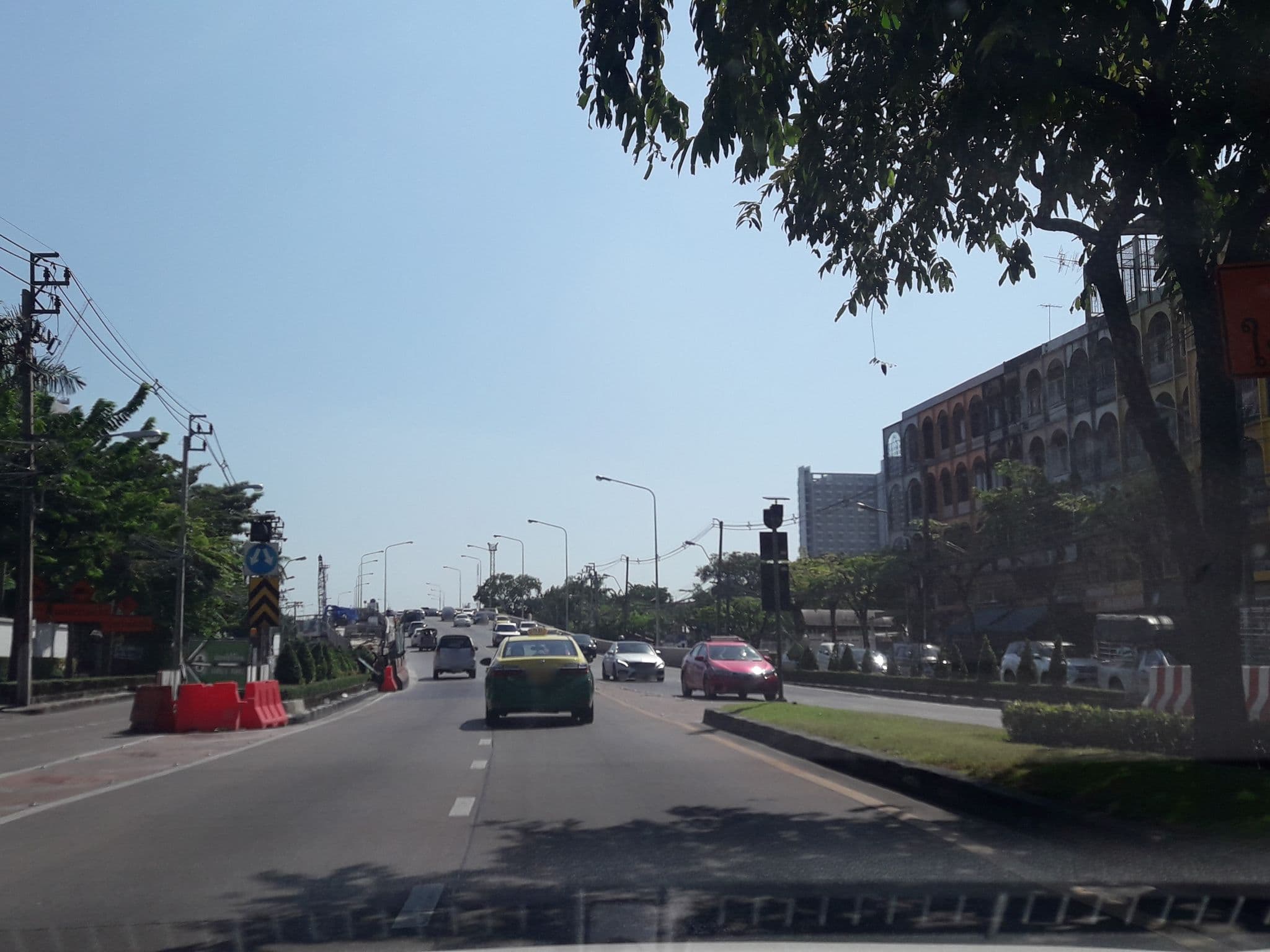 Street view near Rd Hotel, Arun Amarin — © jetman11 (CC BY-SA · Mapillary)