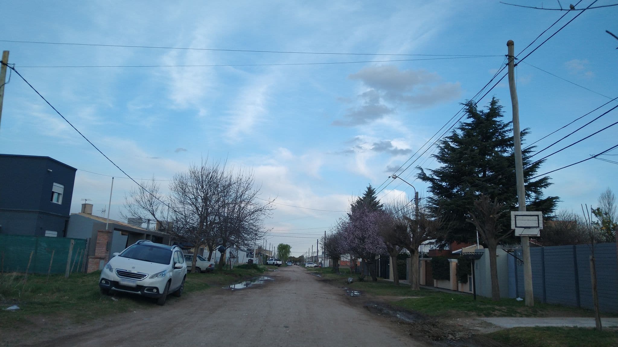Street view near Vicky Montero, Bahía Blanca — © kcho (CC BY-SA · Mapillary)