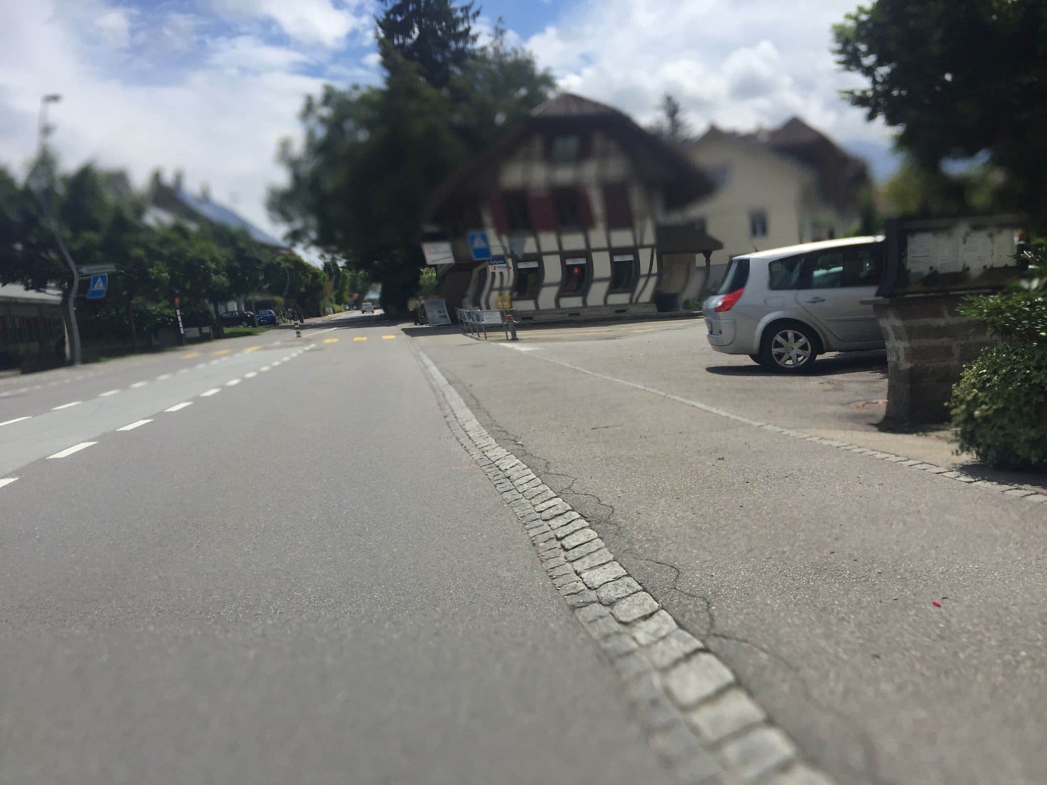 Street view near Löwen Apartments, Münchenbuchsee — © trac71 (CC BY-SA · Mapillary)