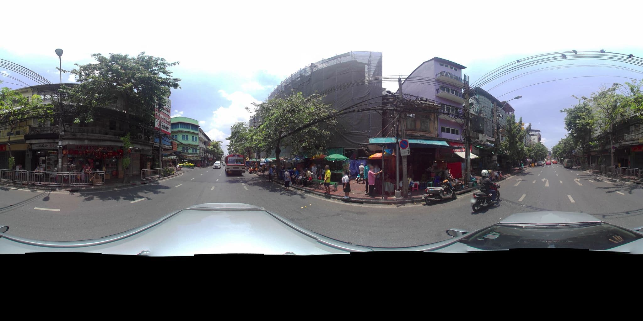 Street view near Lhong Yaowarat Hostel, Samphantawong — © P05466 (CC BY-SA · Mapillary)