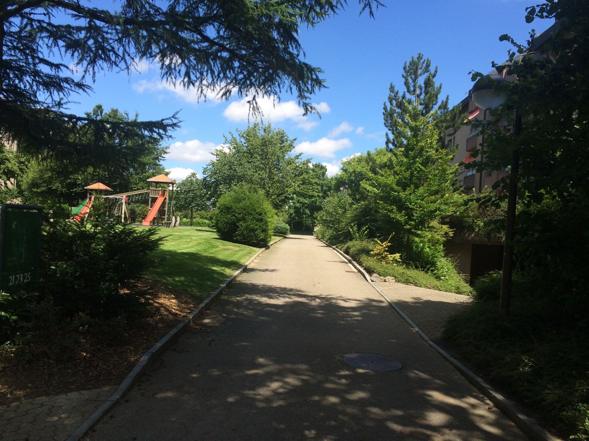 Street view near Verena Steiner, Ittigen — © comstar (CC BY-SA · Mapillary)
