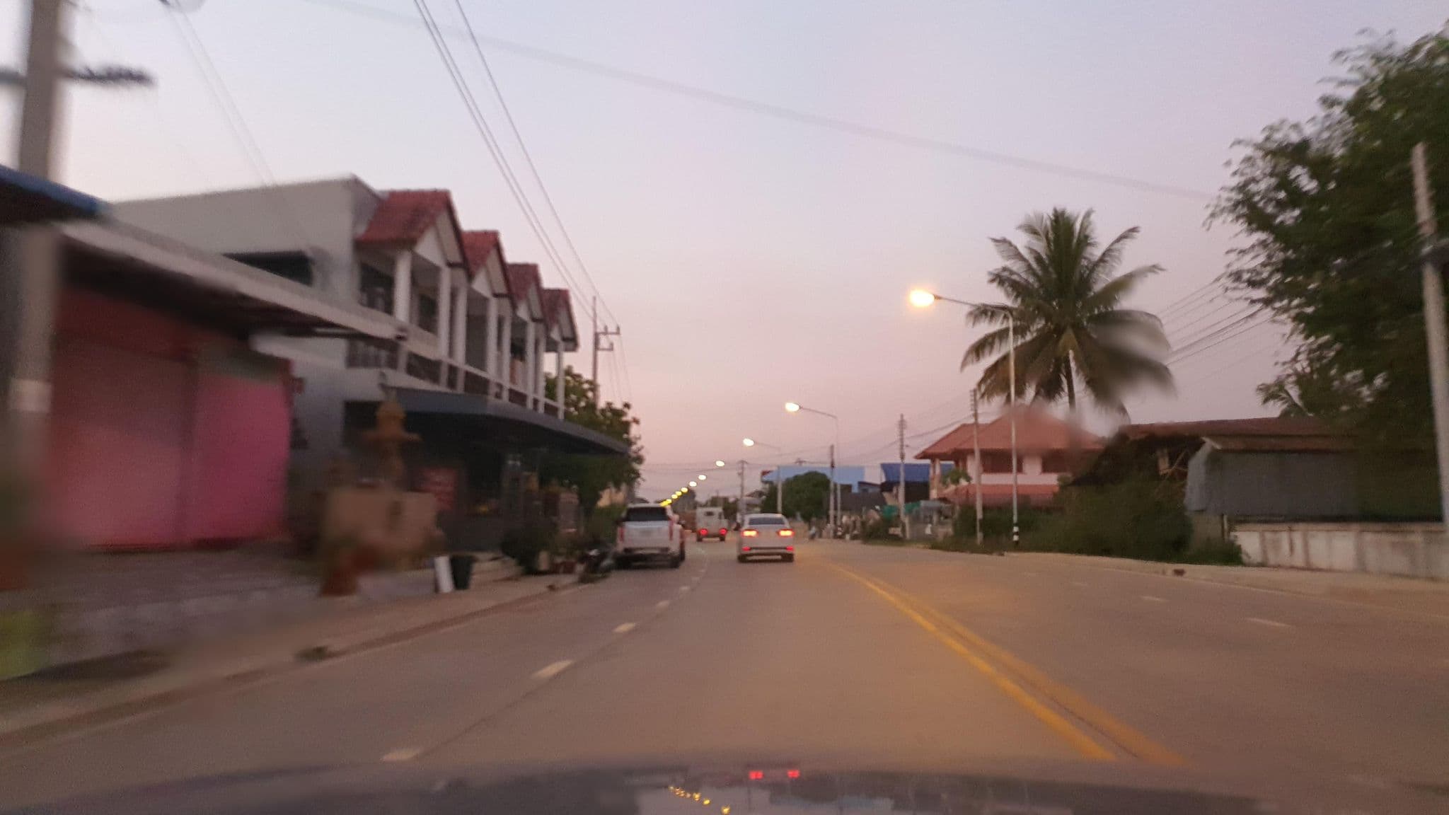 Street view near โรงแรมแสงตะวันSUT, Dok Kham Tai — © jrcarlsen (CC BY-SA · Mapillary)
