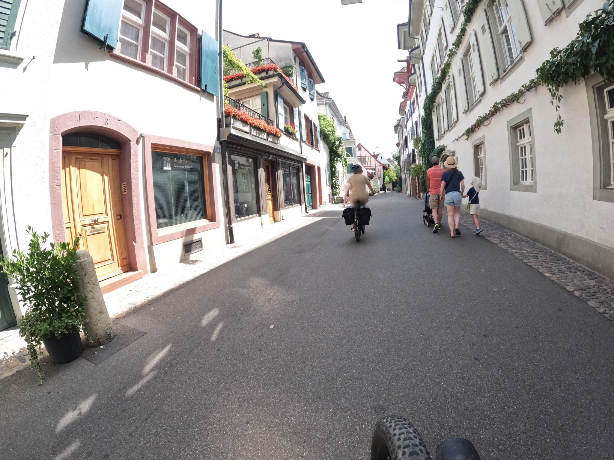 Street view near Der Teufelhof Basel, Basel — © vinisa (CC BY-SA · Mapillary)