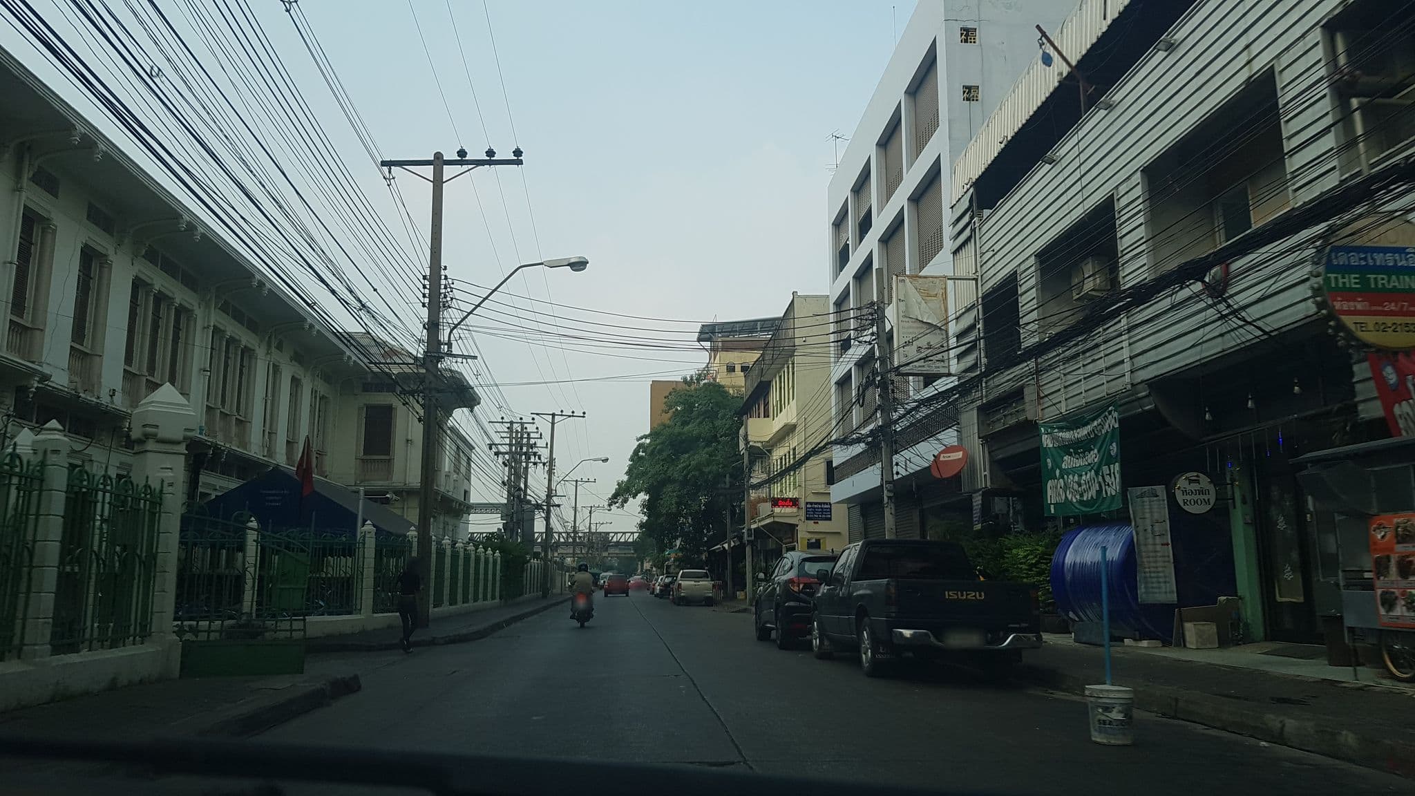 Street view near The Train Hotel, Samphanthawong — © rariyaso (CC BY-SA · Mapillary)