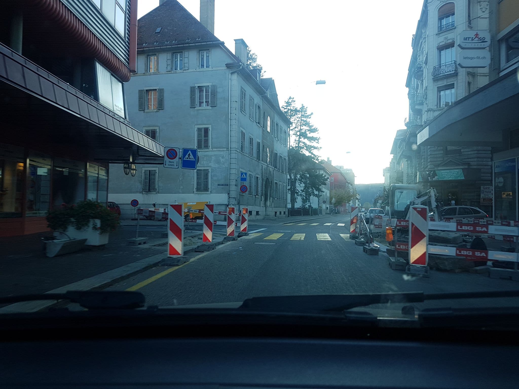 Street view near Hôtel des Trois Rois, Le Locle — © globeur (CC BY-SA · Mapillary)