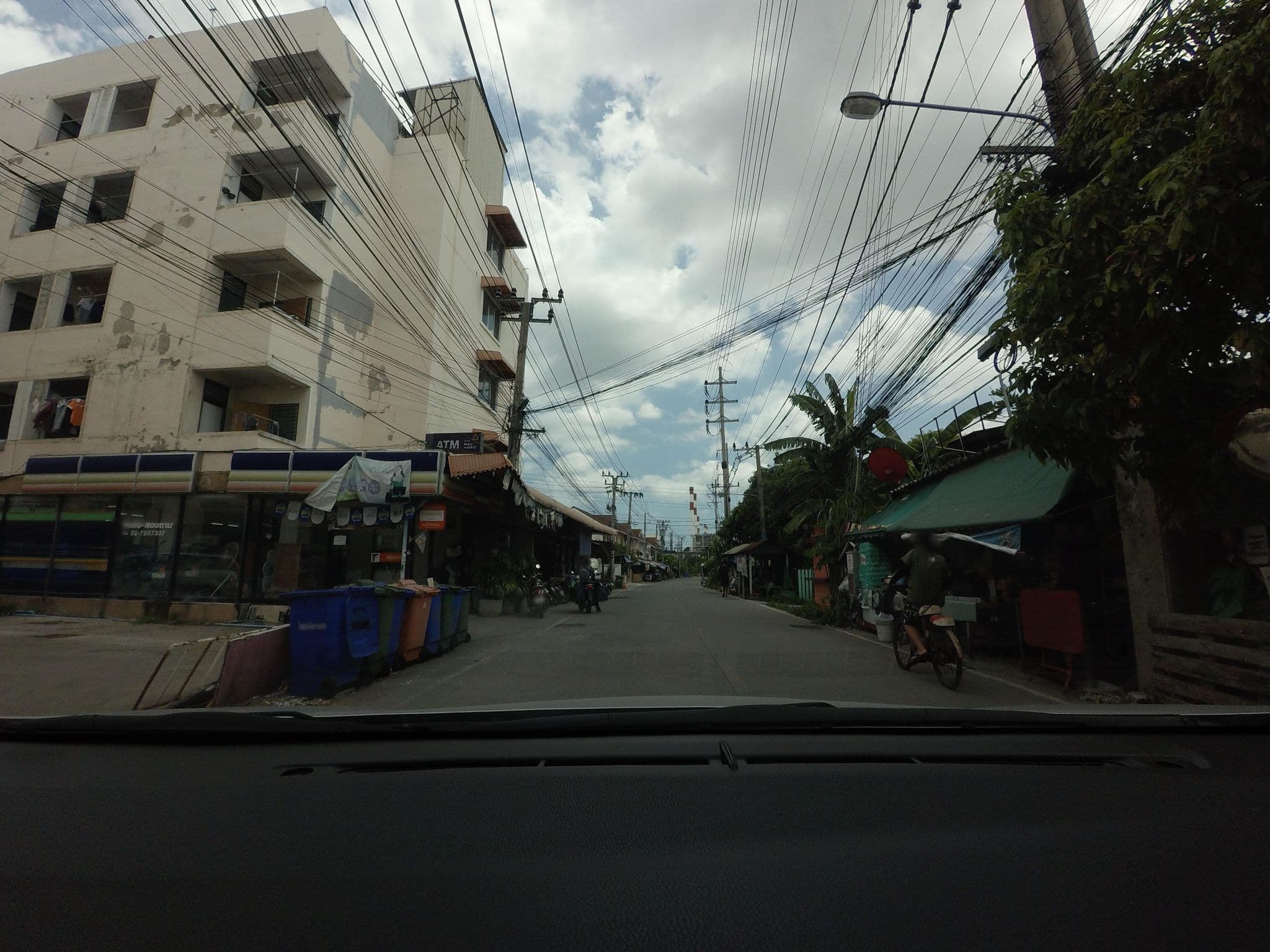 Street view near Kim Apartment, Phra Pradaeng — © mishari (CC BY-SA · Mapillary)