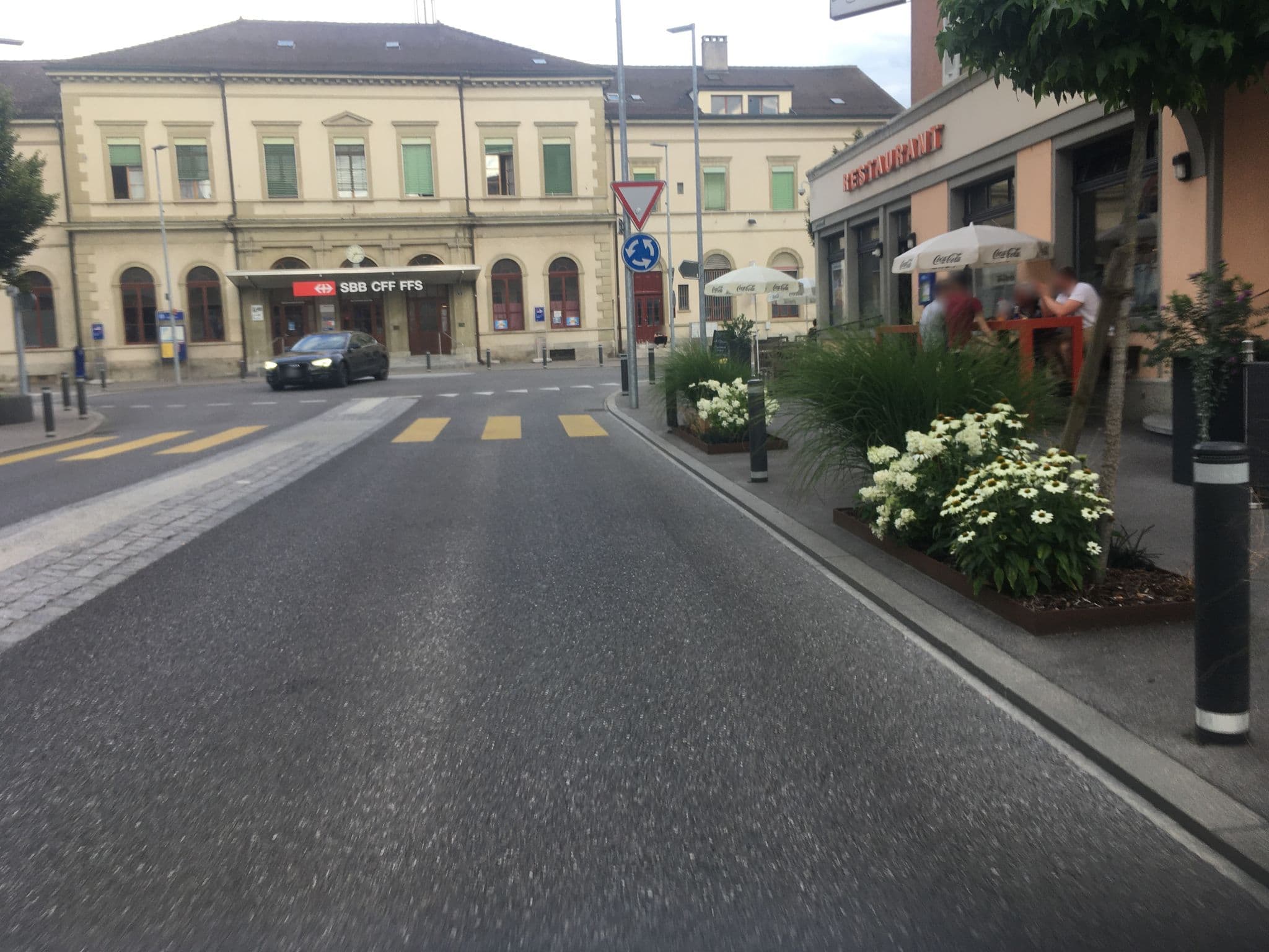 Street view near La Suite, Payerne — © beat (CC BY-SA · Mapillary)