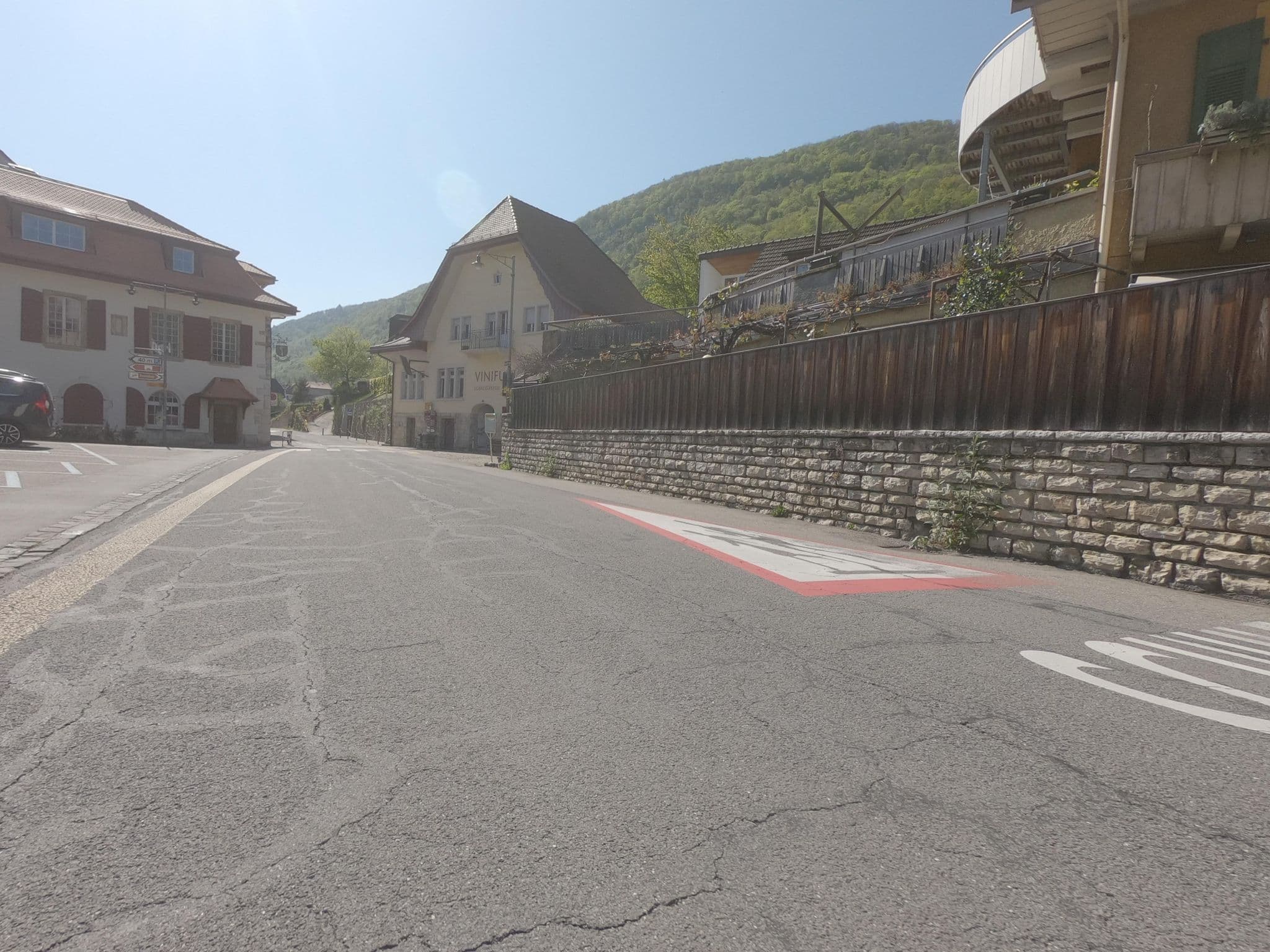 Street view near Hirt Bed & Breakfast, La Neuveville — © bodo3 (CC BY-SA · Mapillary)