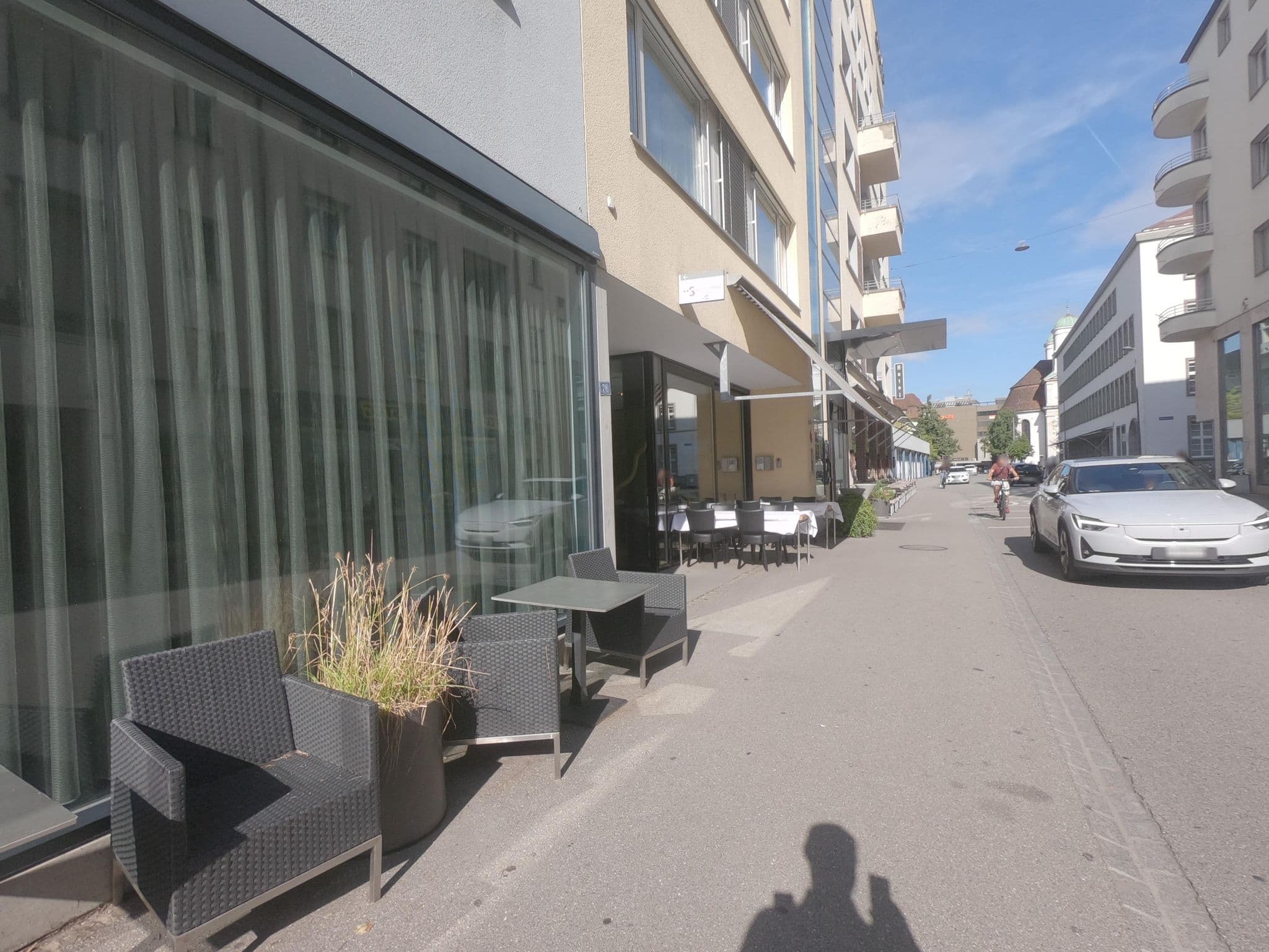 Street view near Astoria, Olten — © flux (CC BY-SA · Mapillary)