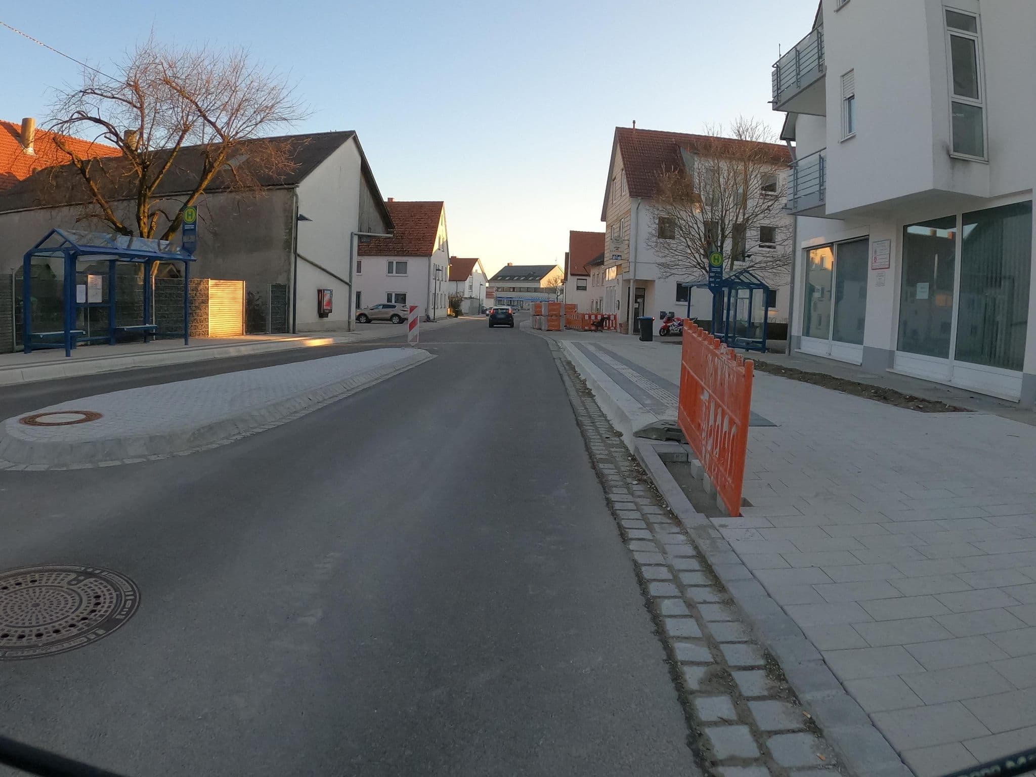 Street view near Landgasthof Zahn GbR, Nersingen — © looniverse (CC BY-SA · Mapillary)