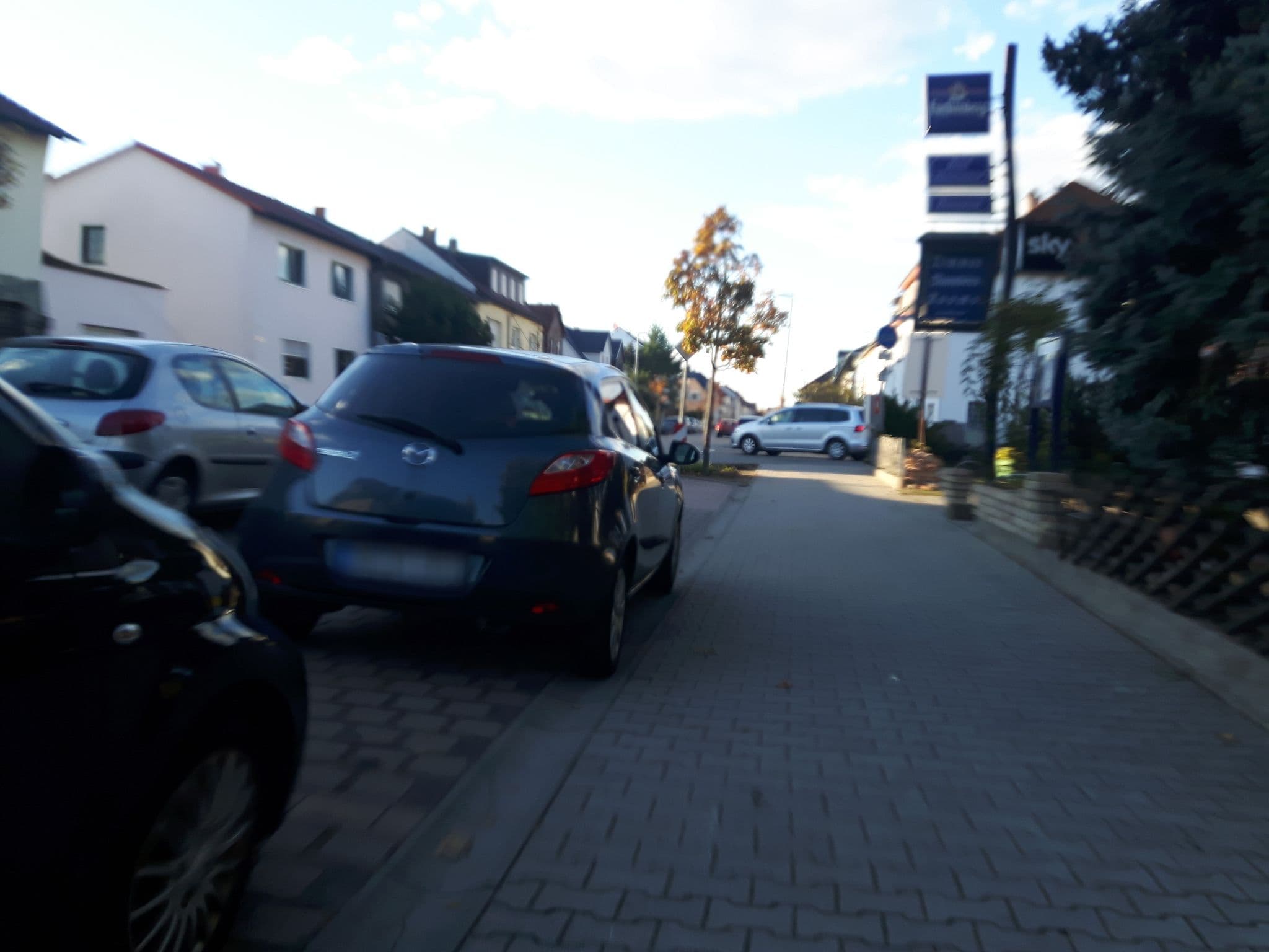 Street view near Hotel & Restaurant Blautannen, Altlußheim — © changchun1 (CC BY-SA · Mapillary)