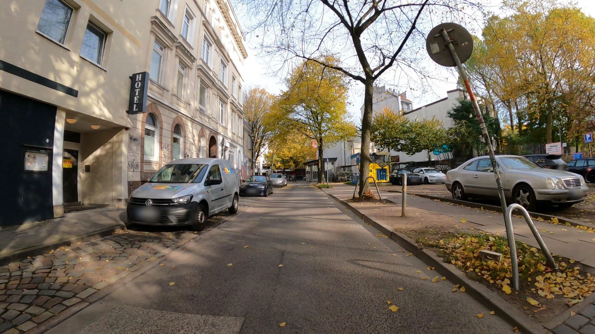 Street view near Auto-Parkhotel Hamburg GmbH, Altona-Altstadt — © veloroute_hamburg (CC BY-SA · Mapillary)