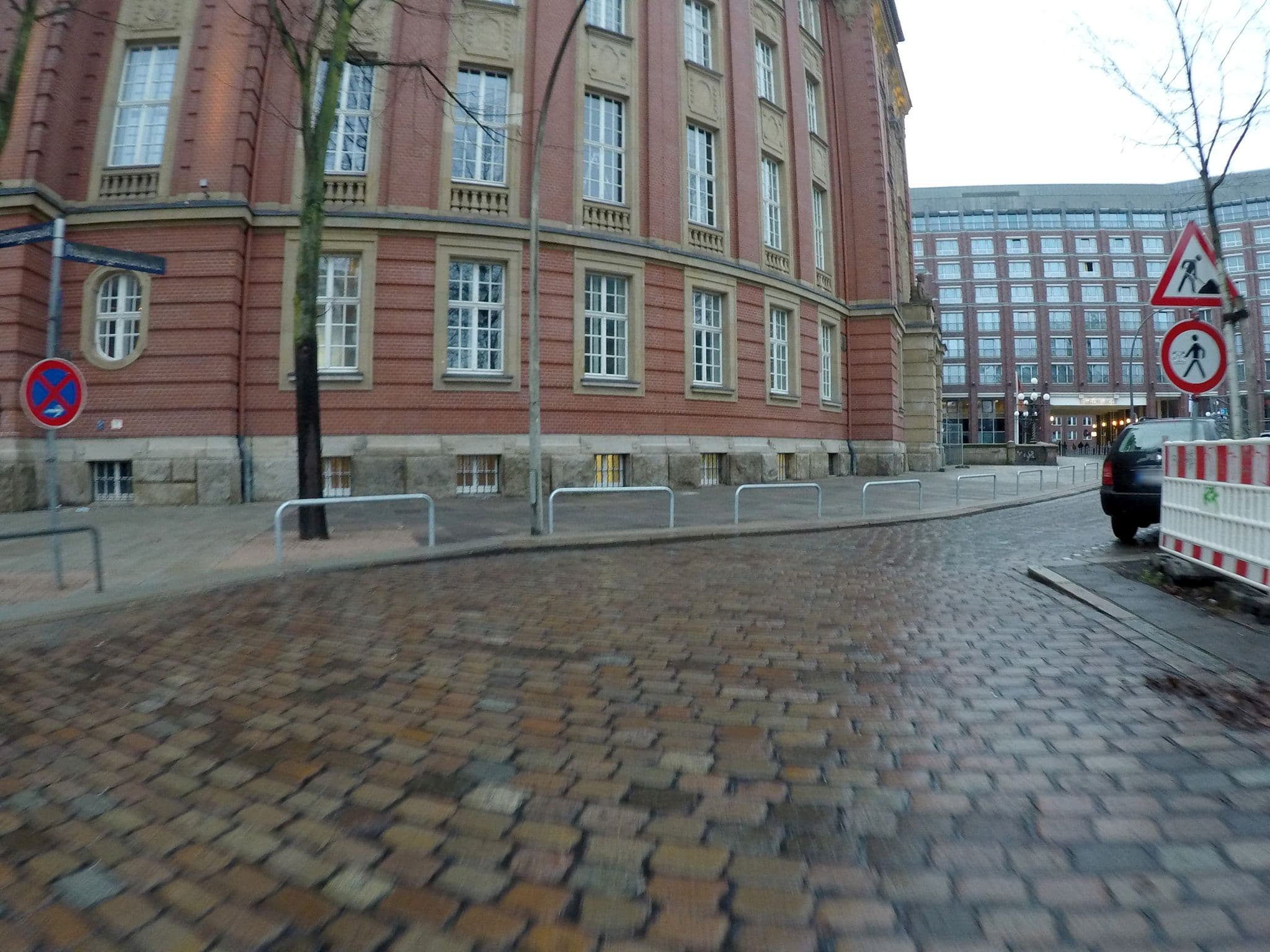Street view near Fraser Suites, Neustadt — © veloroute_hamburg (CC BY-SA · Mapillary)