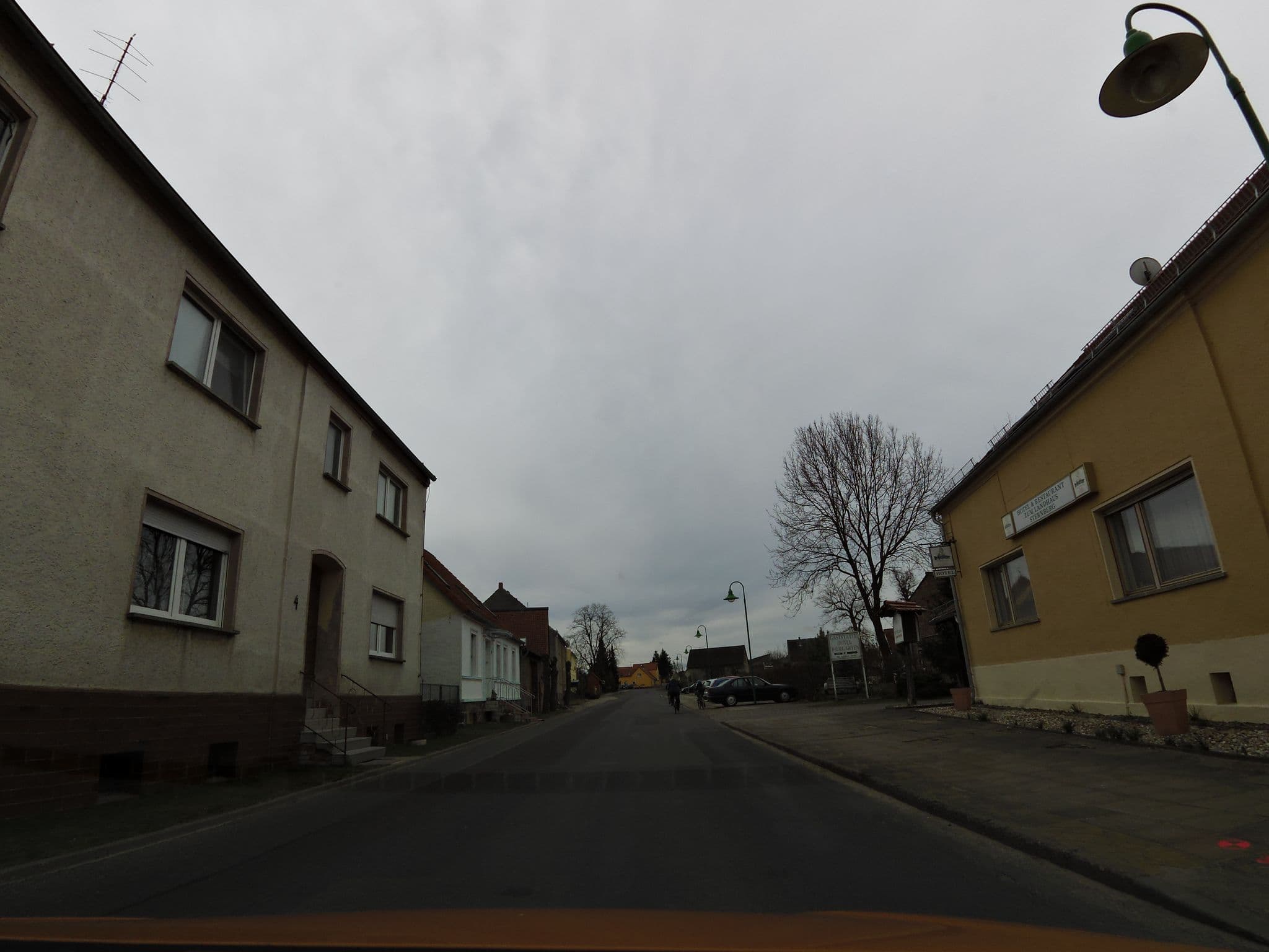 Street view near Landhaus Sternberg, Bad Belzig — © moenk (CC BY-SA · Mapillary)