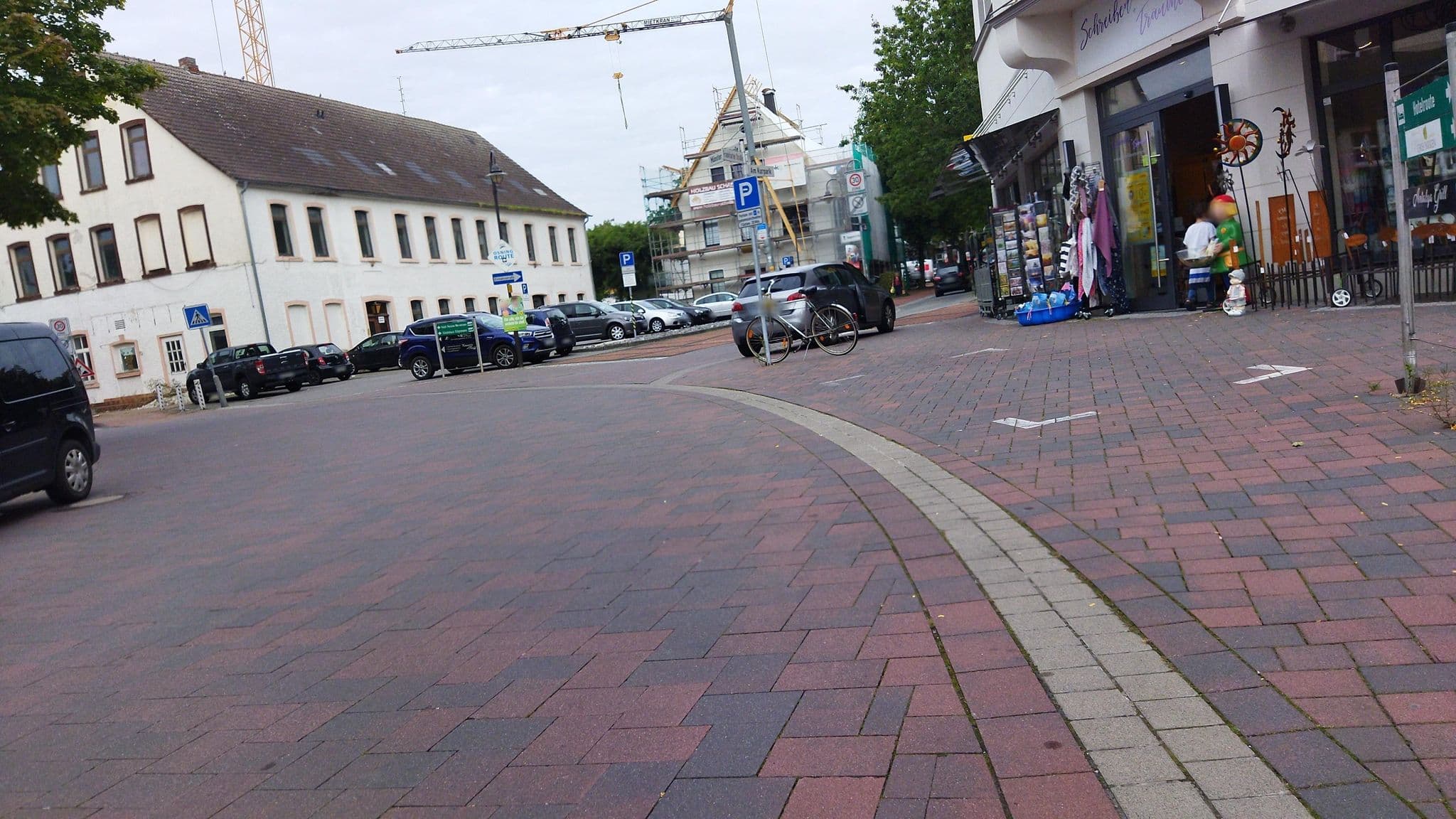 Street view near Hotel Salina, Bad Rothenfelde — © changchun1 (CC BY-SA · Mapillary)