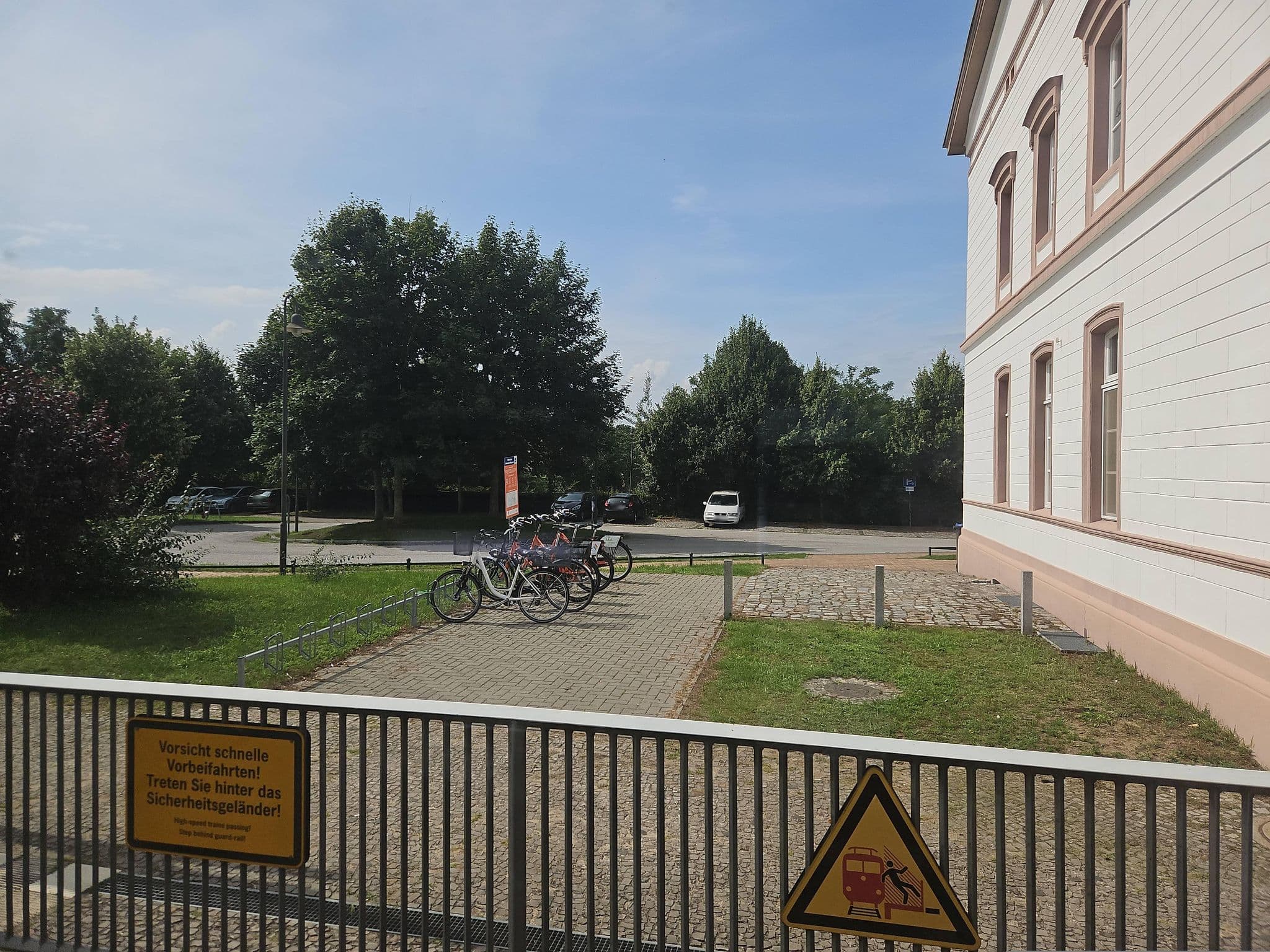 Street view near Bahnhofsquartier Bad Wilsnack, Bad Wilsnack — © bigbug21 (CC BY-SA · Mapillary)