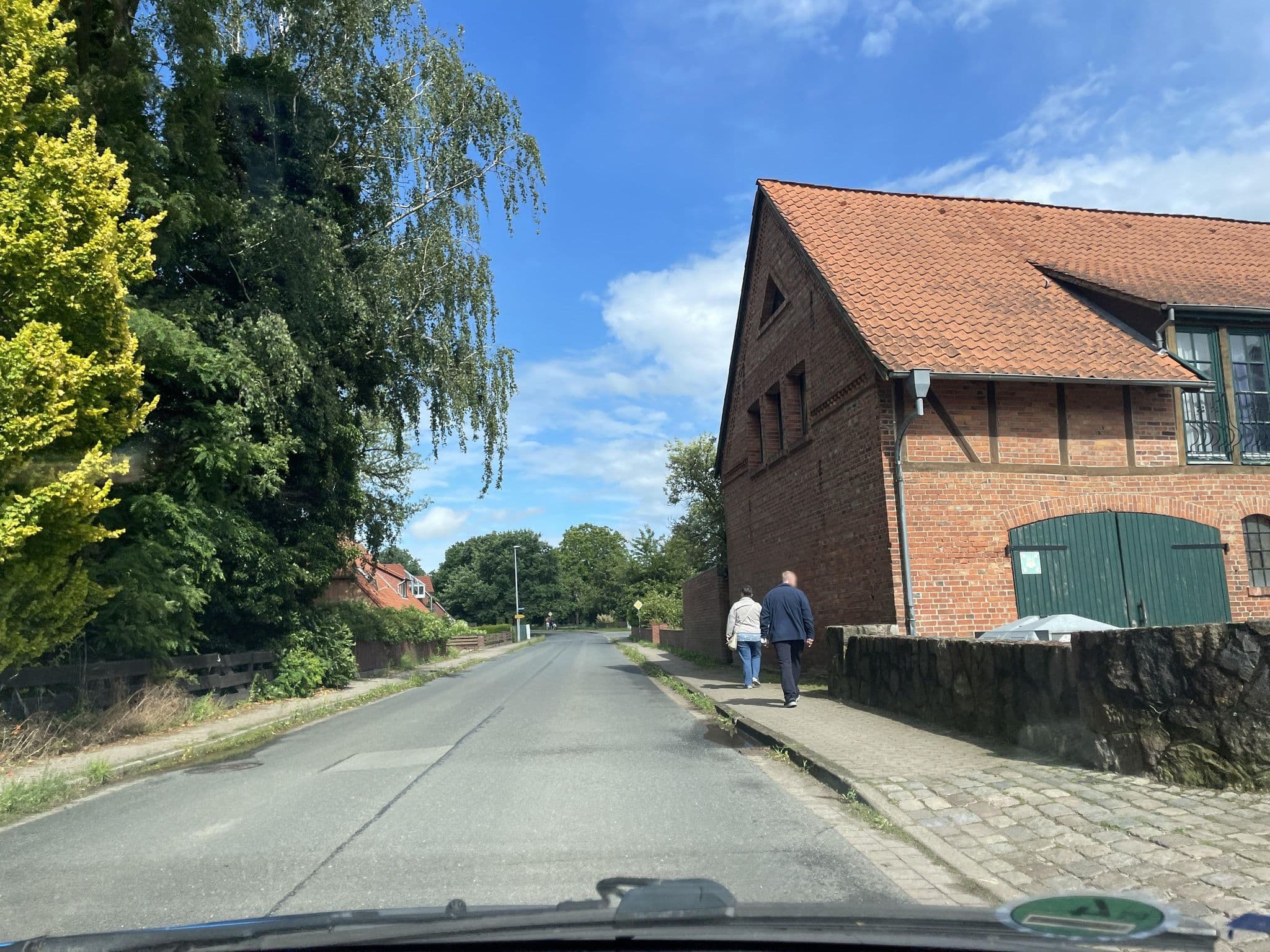 Street view near Heide Hotel Reinstorf (bei Lüneburg), Reinstorf — © hotteliene (CC BY-SA · Mapillary)