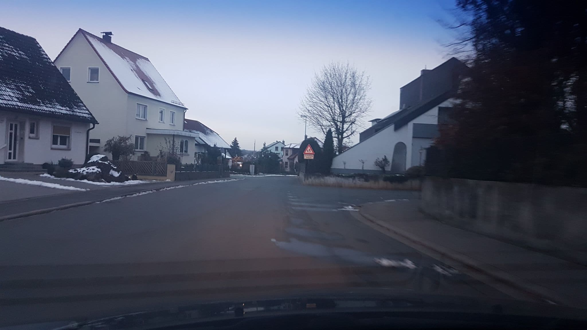 Street view near Hotel Gasthof Vierjahreszeiten Breitengüßbach bei Bamberg Haderlein GmbH, Breitengüßbach — © r66 (CC BY-SA · Mapillary)