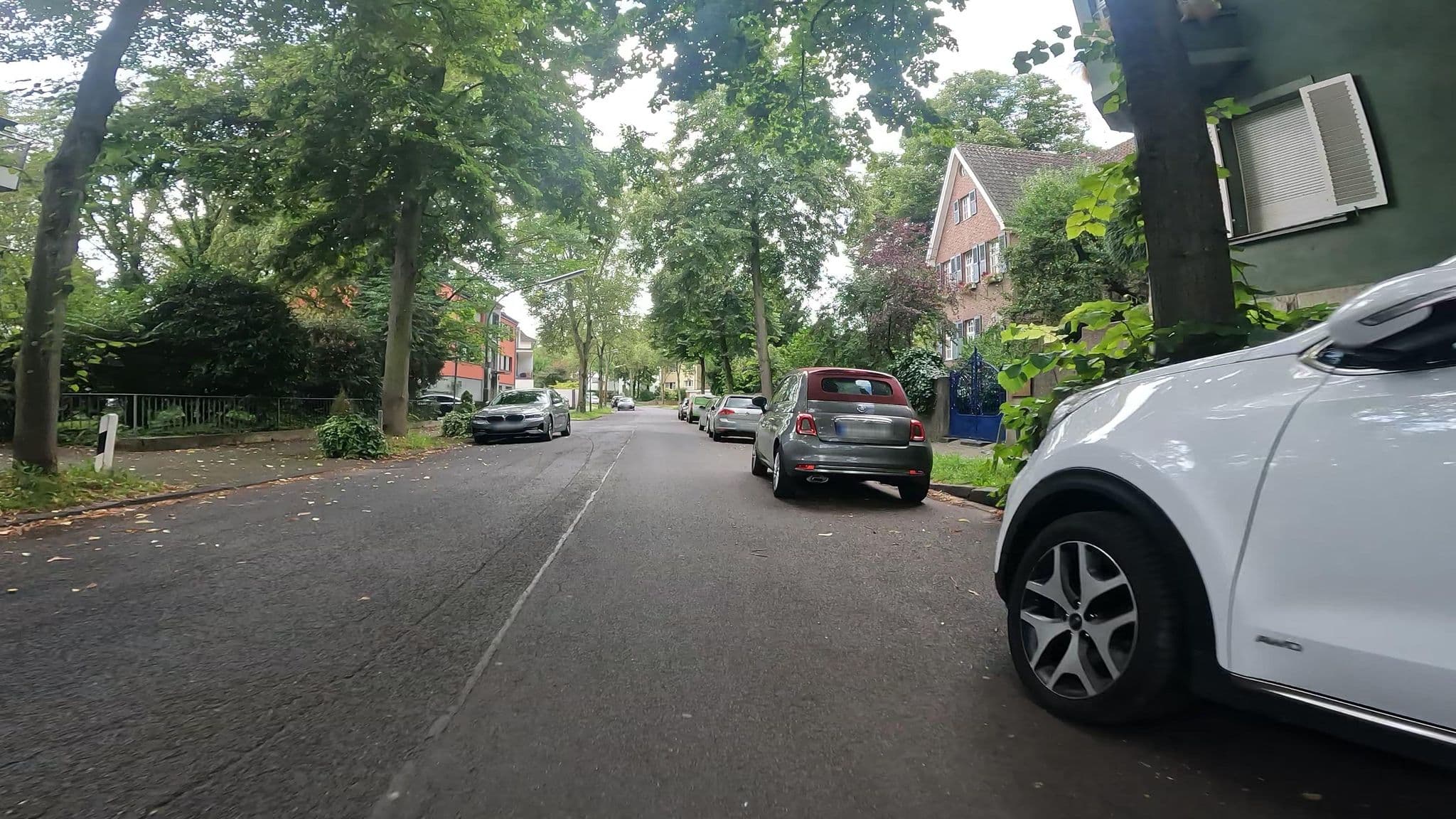 Street view near Villahotel Rheinblick, Rodenkirchen — © marccologne (CC BY-SA · Mapillary)