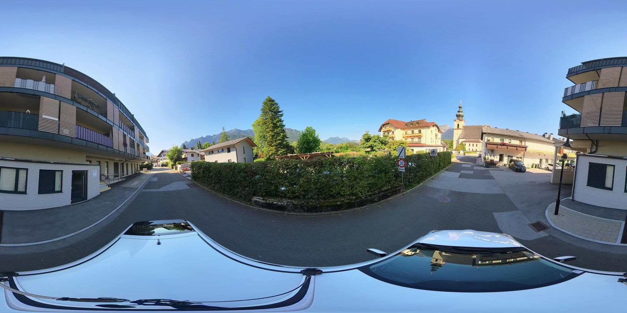Street view near Hotel Vötterl, Bayerisch Gmain — © osmplus_org (CC BY-SA · Mapillary)
