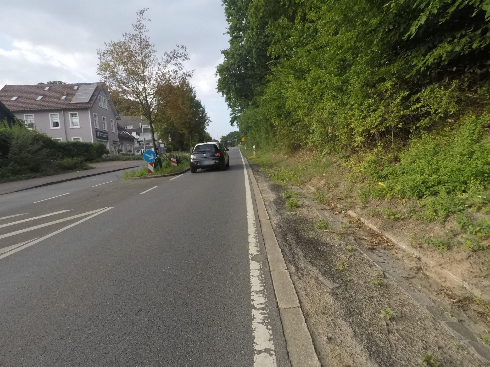 Street view near Rael Boardinghouse, Bielefeld — © mapiman (CC BY-SA · Mapillary)