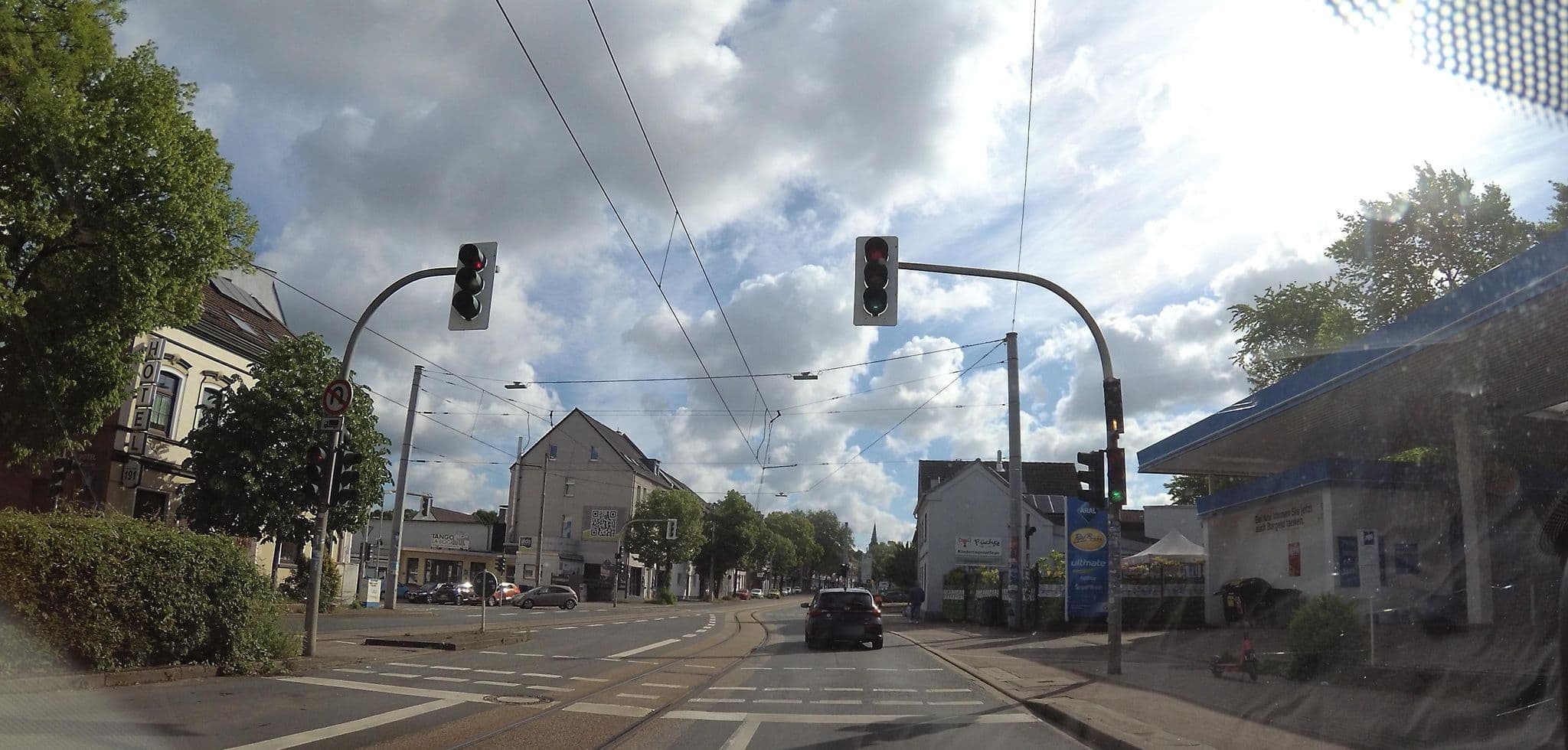 Street view near Apartments Hotel Fortmann Wiesmann, Kornharpen — © teddy73 (CC BY-SA · Mapillary)