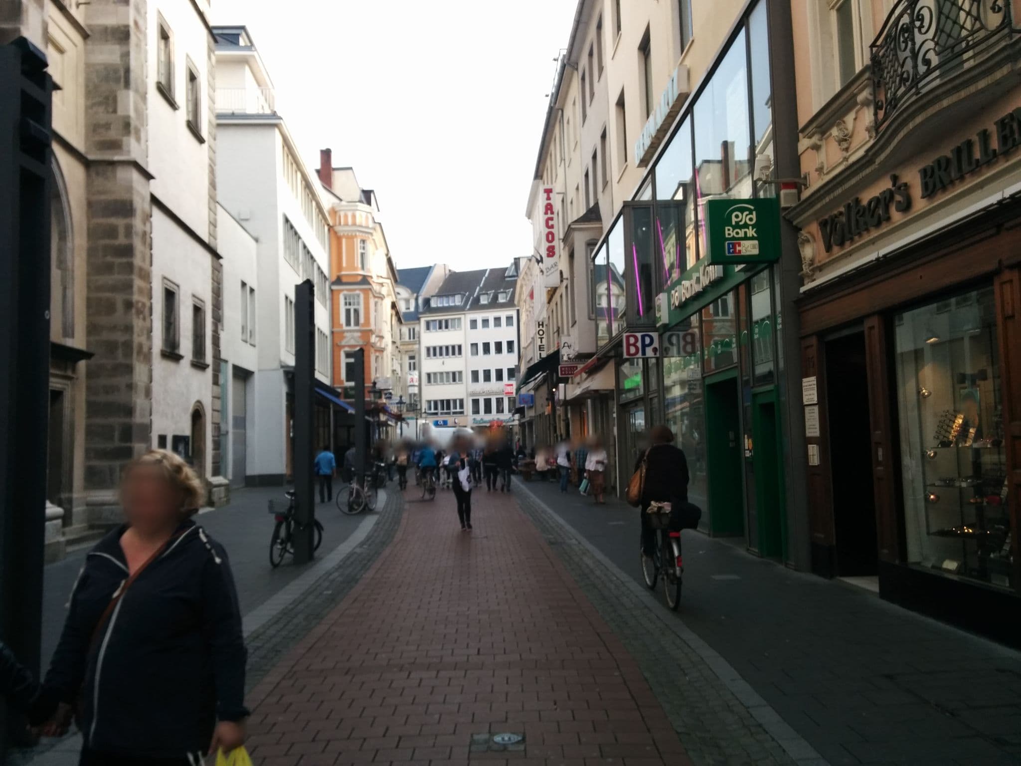 Street view near Bob W Bonn Zentrum, Bonn — © klaus (CC BY-SA · Mapillary)