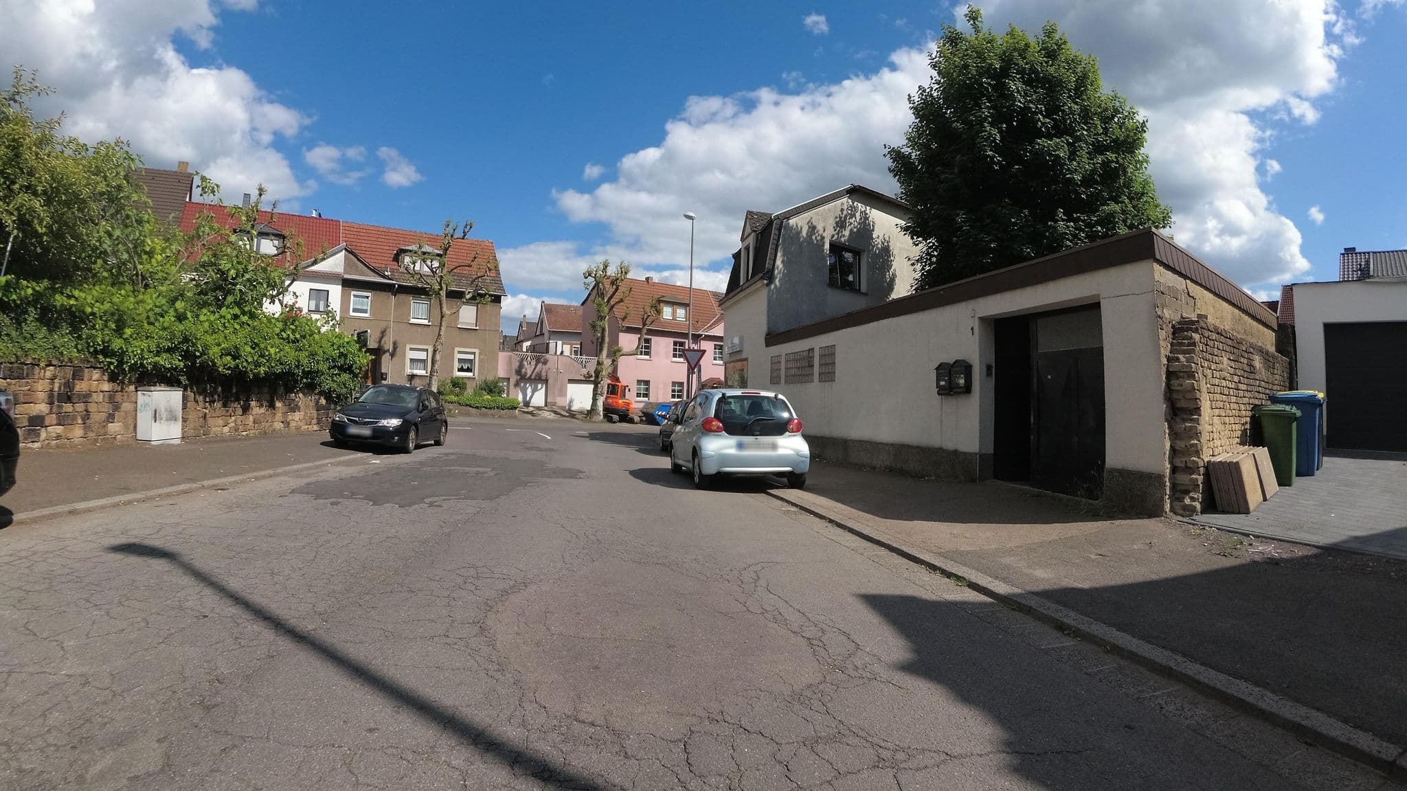 Street view near Hotel-Ristorante Kurtz, Völklingen — © teddy73 (CC BY-SA · Mapillary)