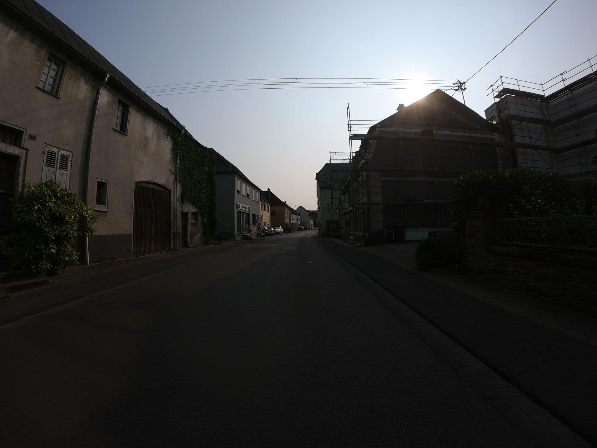 Street view near Gaestehaus-Raedler-Mosel, Brauneberg — © joostjakob (CC BY-SA · Mapillary)