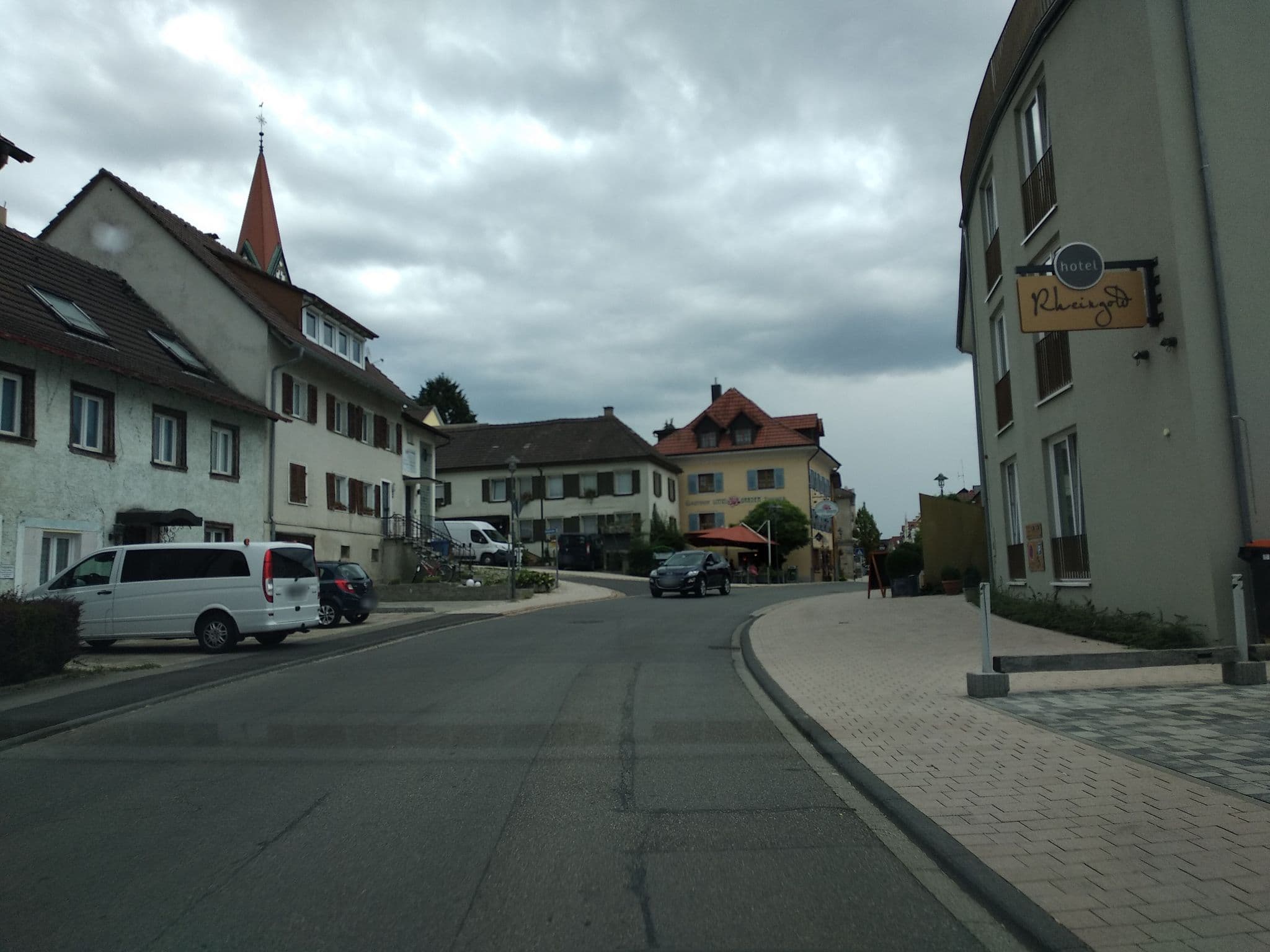 Street view near Hotel Restaurant Rheingold, Gailingen — © canadarunner (CC BY-SA · Mapillary)