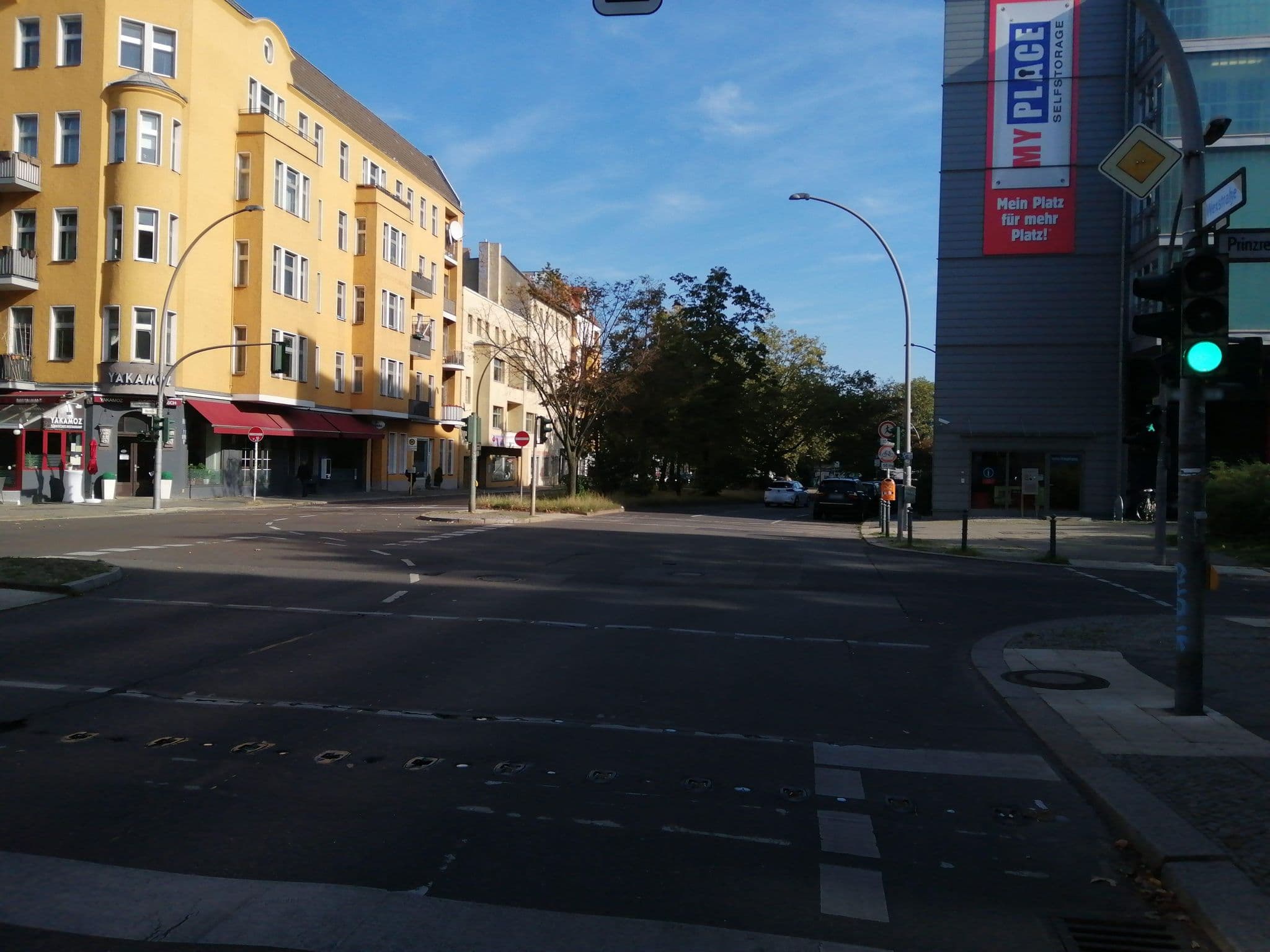 Street view near Hotel Prinzregent, Friedenau — © UrbanRepair (CC BY-SA · Mapillary)