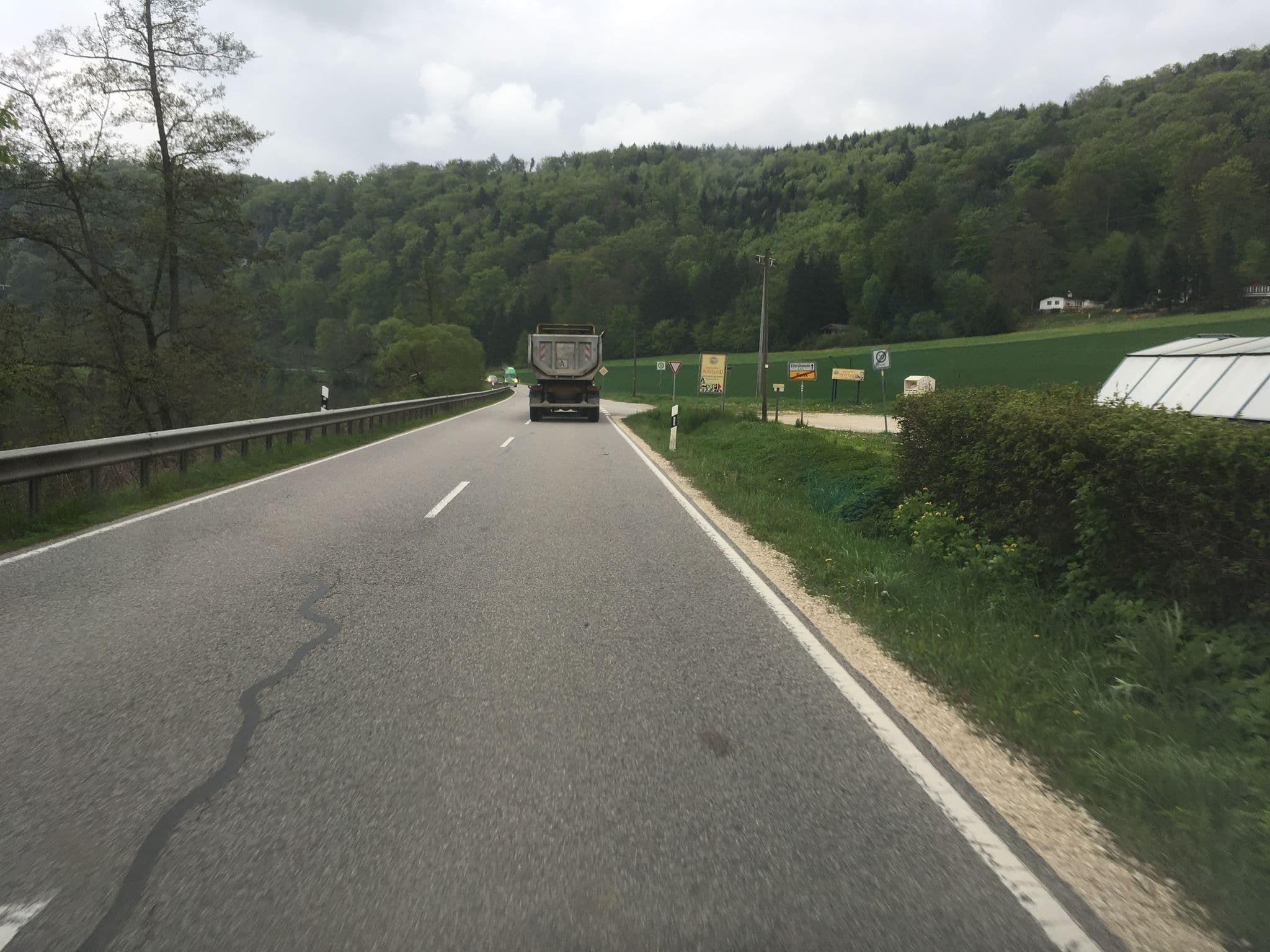 Street view near Landgasthof Spitzauer - Spitzauer Gastro GmbH, Nittendorf — © webfarben (CC BY-SA · Mapillary)