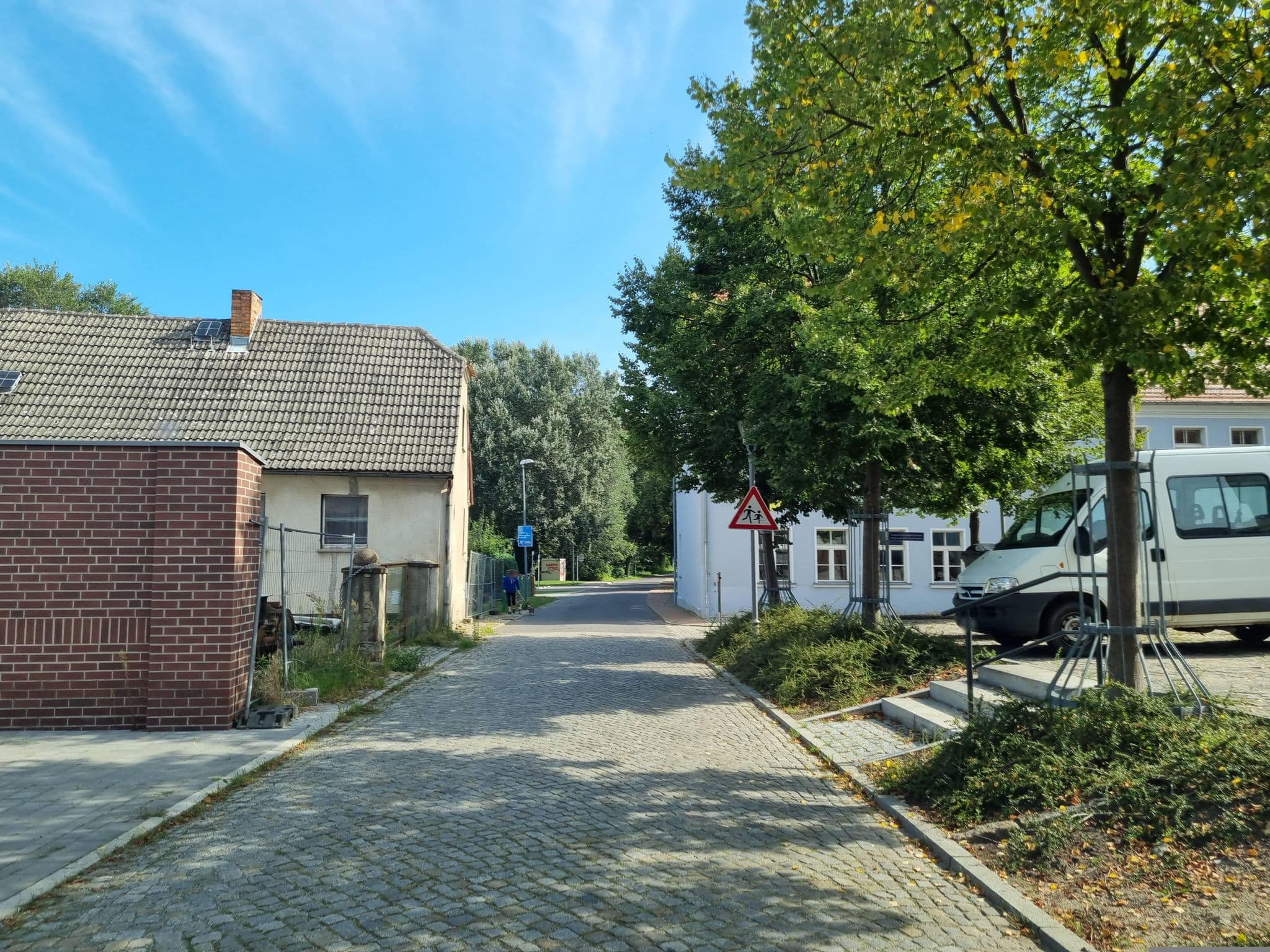 Street view near Gasthof und Pension "Am Schloß", Drebkau — © dsmm (CC BY-SA · Mapillary)