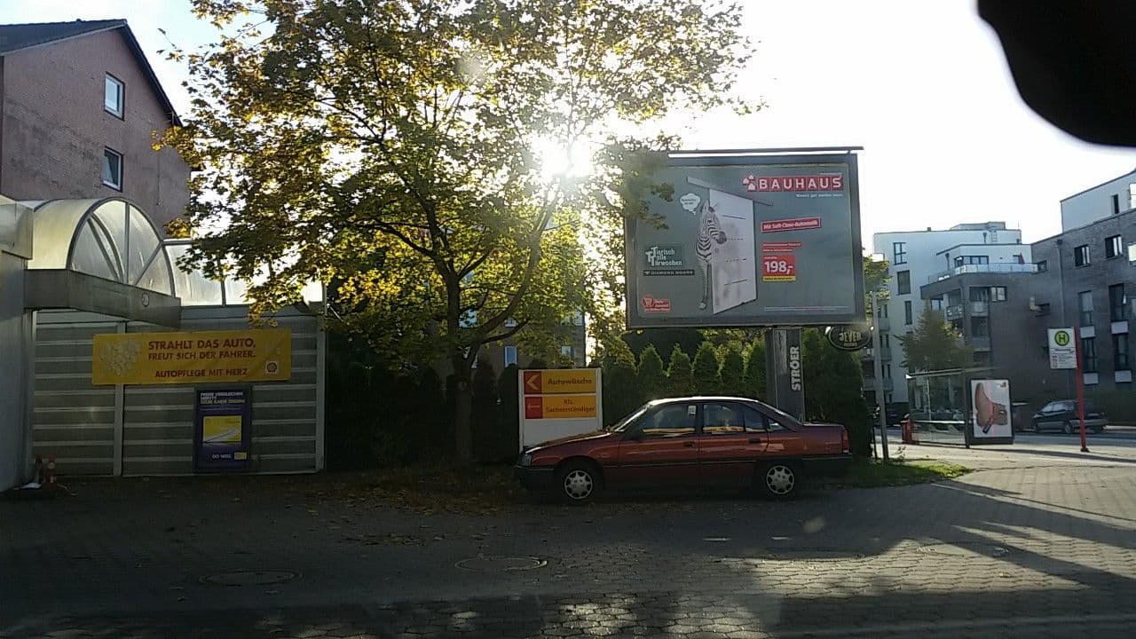 Street view near Hotel Hansen GmbH, Farmsen-Berne — © tian (CC BY-SA · Mapillary)