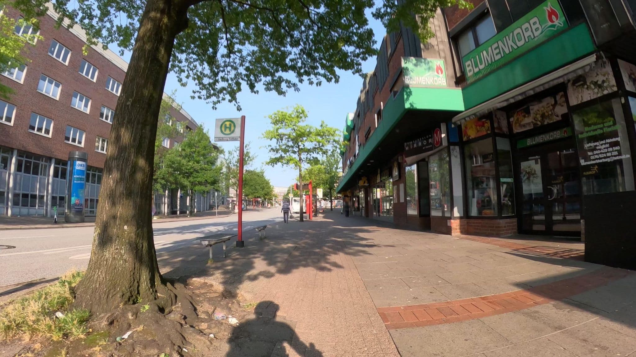 Street view near Apartment Hotel am Sand 24H Self Check-in- Ludin Hotels GmbH, Harburg — © veloroute_hamburg (CC BY-SA · Mapillary)