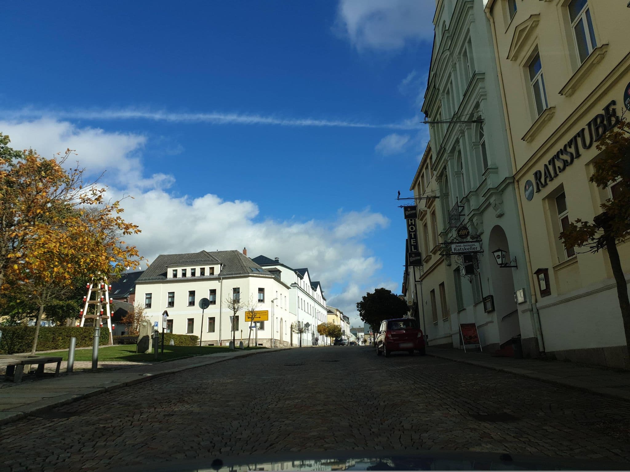 Street view near Hotel & Restaurant Ratskeller in Eibenstock / Erzgebirge, Eibenstock — © canislupus (CC BY-SA · Mapillary)
